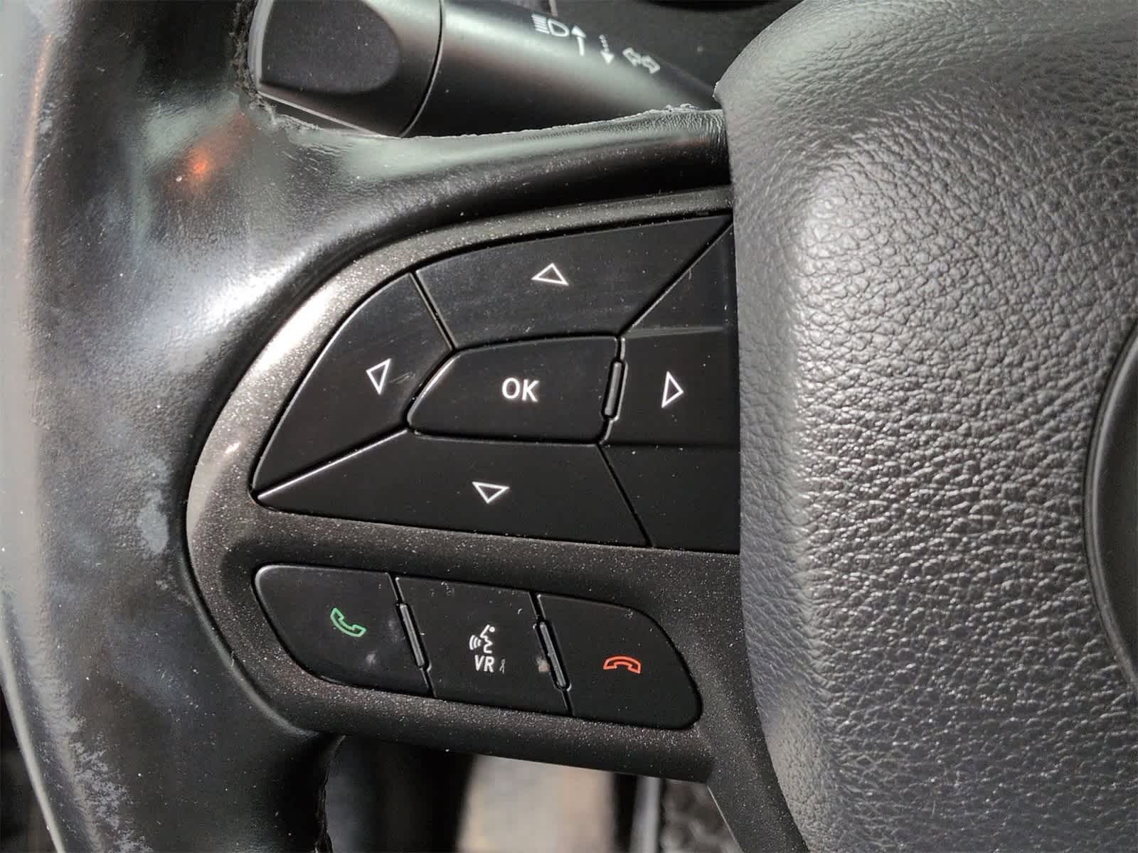 Thumbnail: 2019 Jeep Cherokee - 24