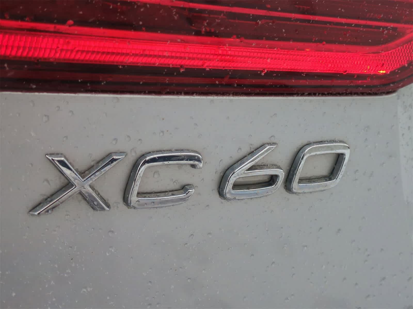 Thumbnail: 2018 Volvo XC60 - 14