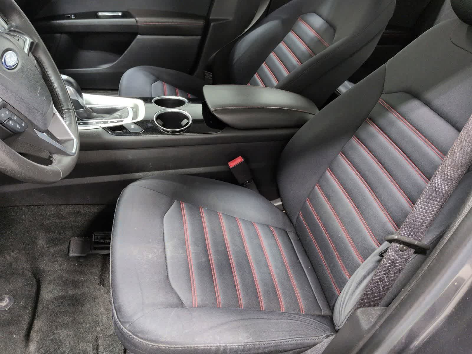 Thumbnail: 2013 Ford Fusion - 17