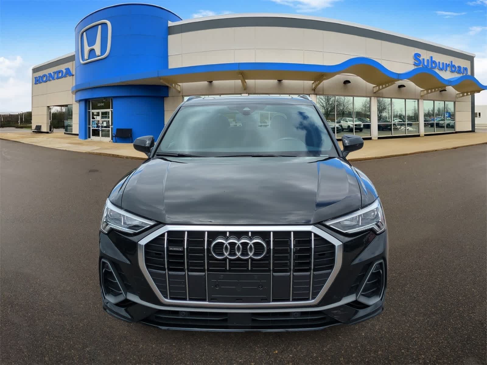 Thumbnail: 2023 Audi Q3 - 3