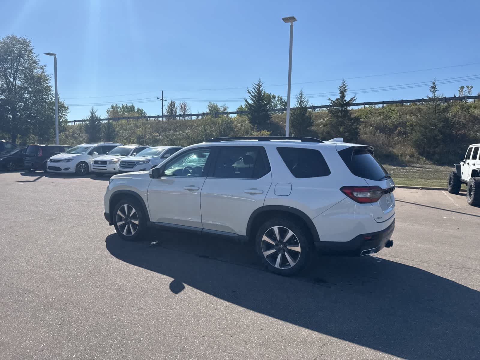 Thumbnail: 2023 Honda Pilot - 22