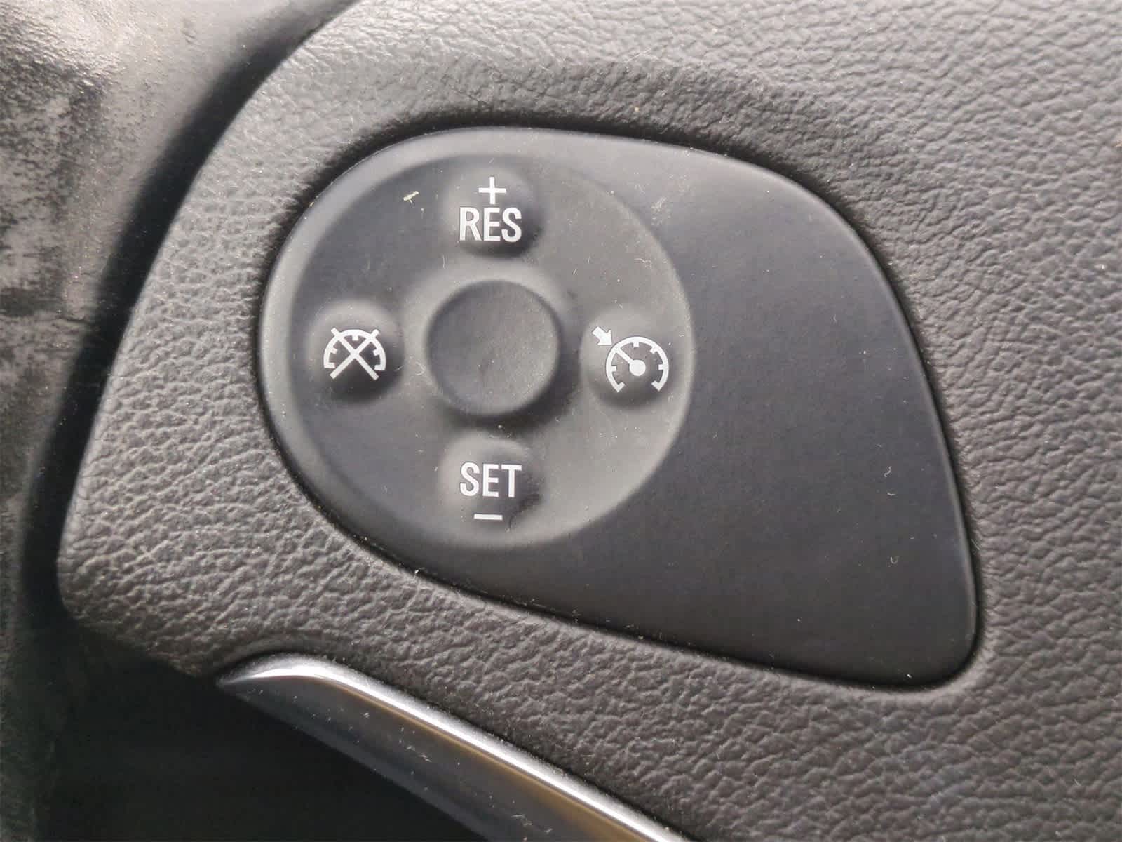 Thumbnail: 2014 Chevrolet Impala - 23