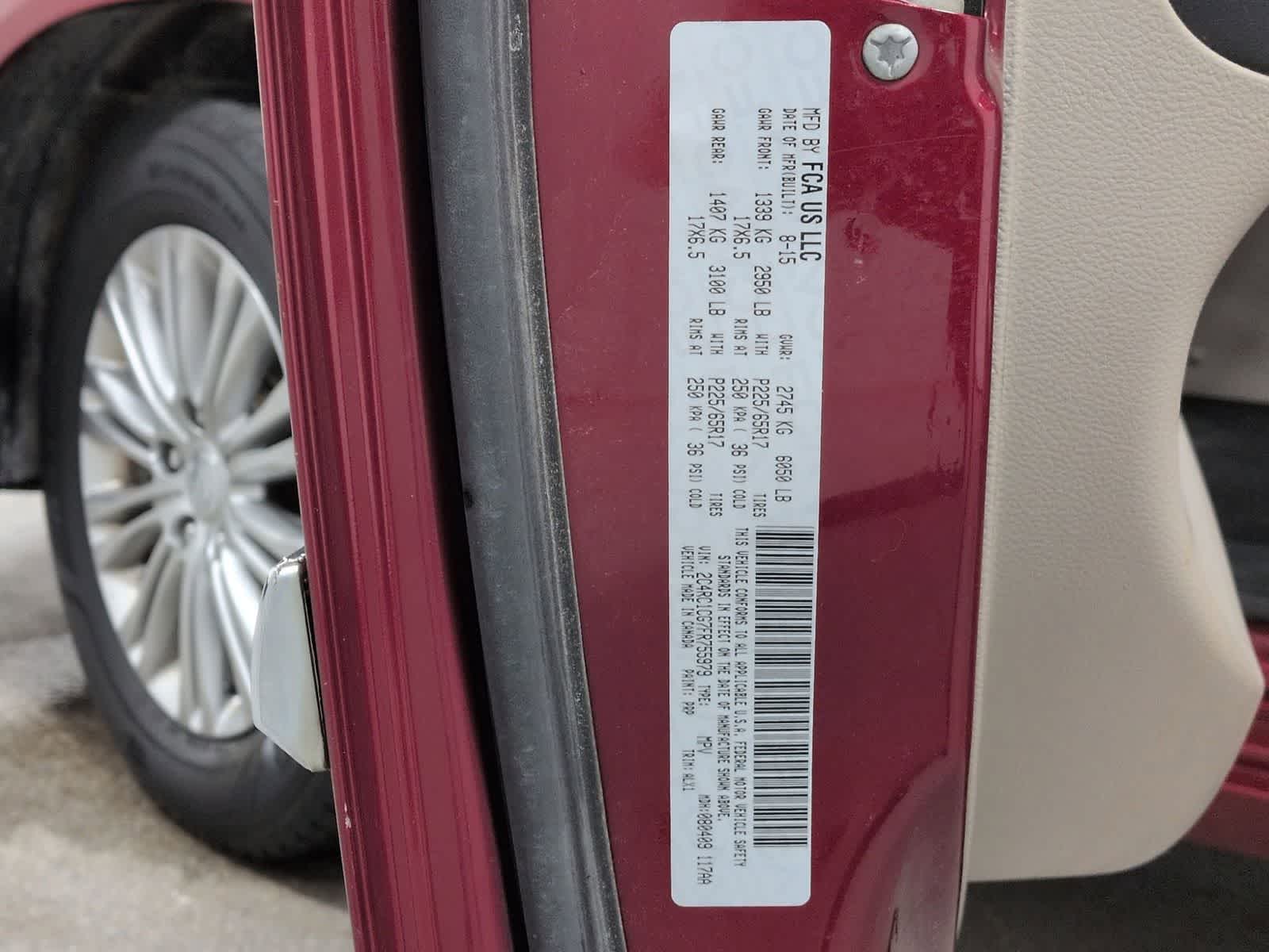 Thumbnail: 2015 Chrysler Town & Country - 35