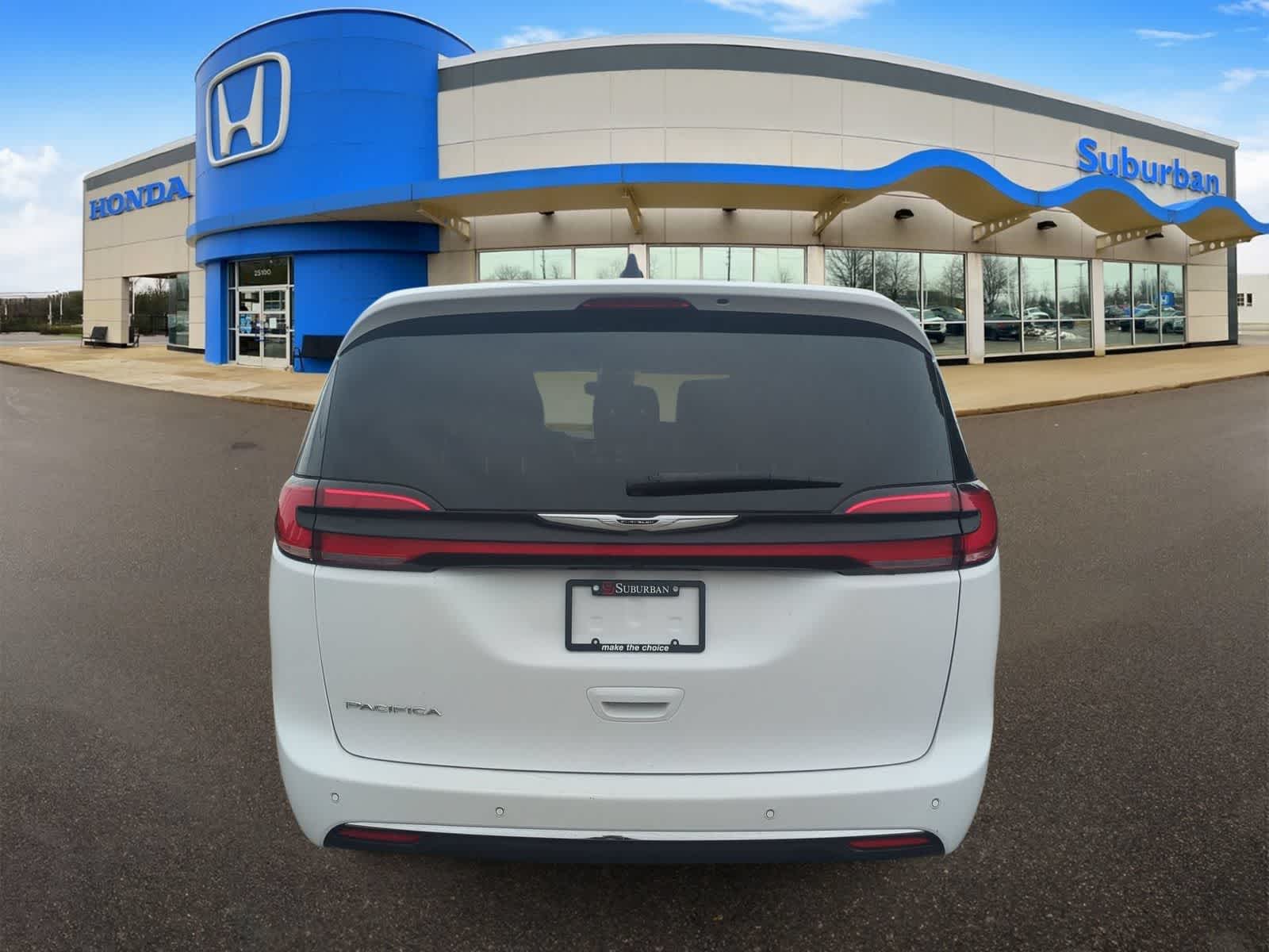 Thumbnail: 2025 Chrysler Pacifica - 7