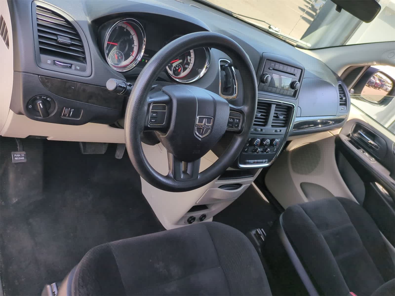 2014 Dodge Grand Caravan SE 10