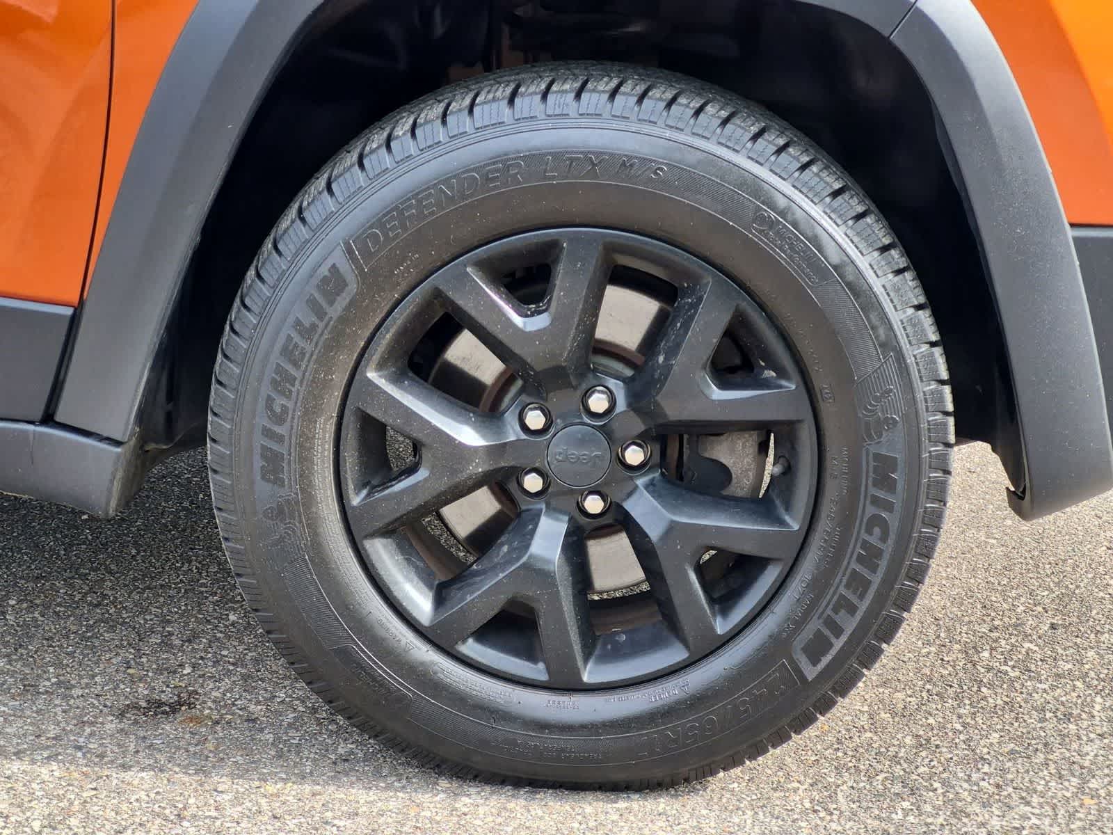 Thumbnail: 2016 Jeep Cherokee - 21