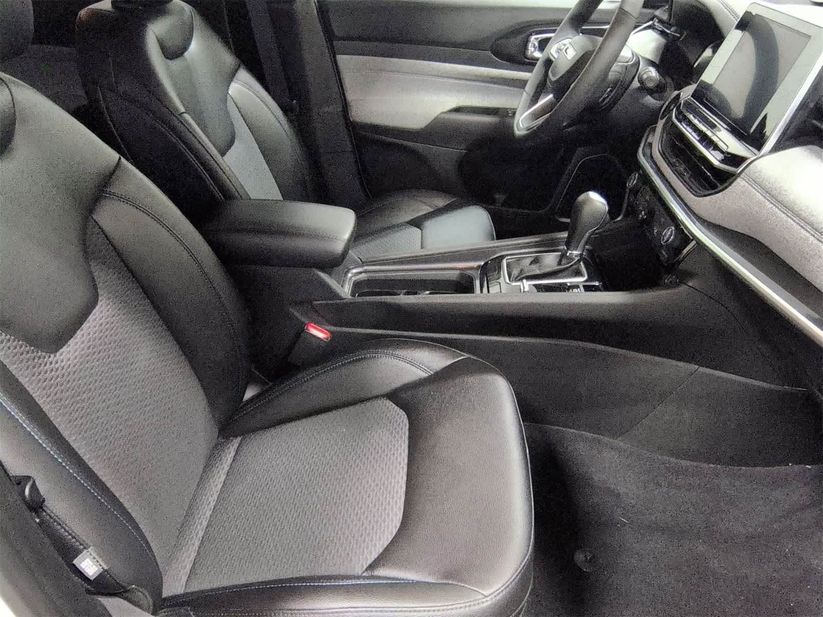 Thumbnail: 2025 Jeep Compass - 22