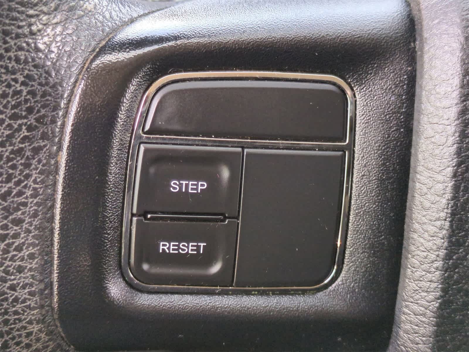 2014 Dodge Grand Caravan SE 23