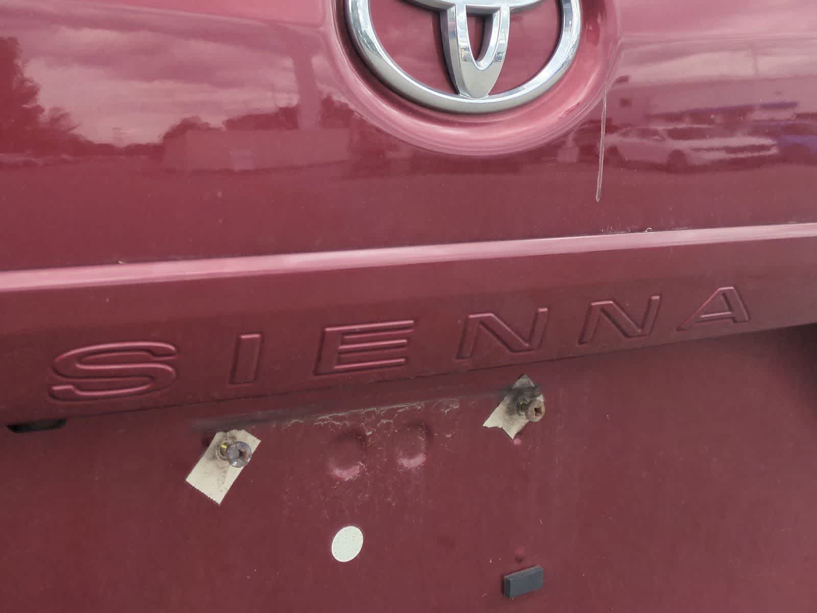 Thumbnail: 2012 Toyota Sienna - 13