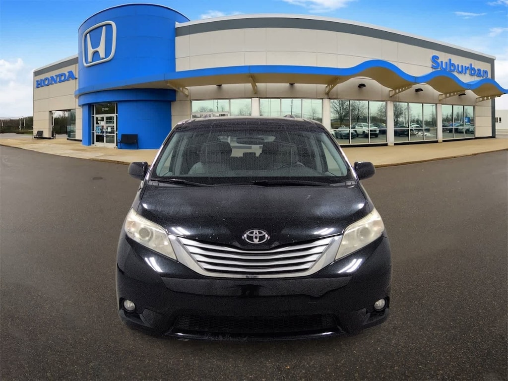 Used 2013 Toyota Sienna XLE Van