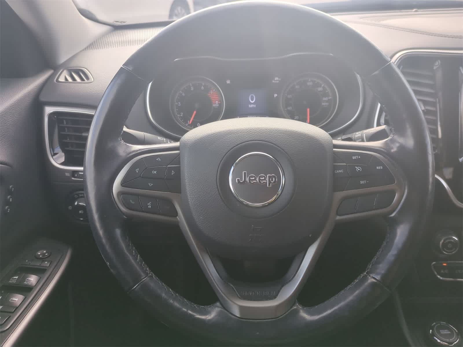 Thumbnail: 2020 Jeep Cherokee - 22