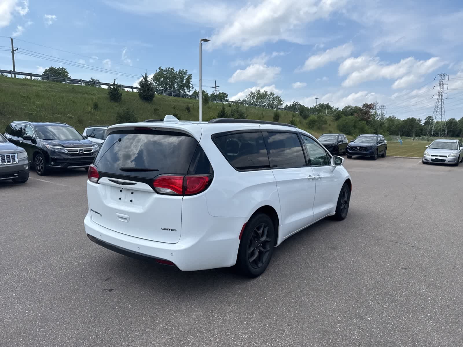 Thumbnail: 2019 Chrysler Pacifica - 10