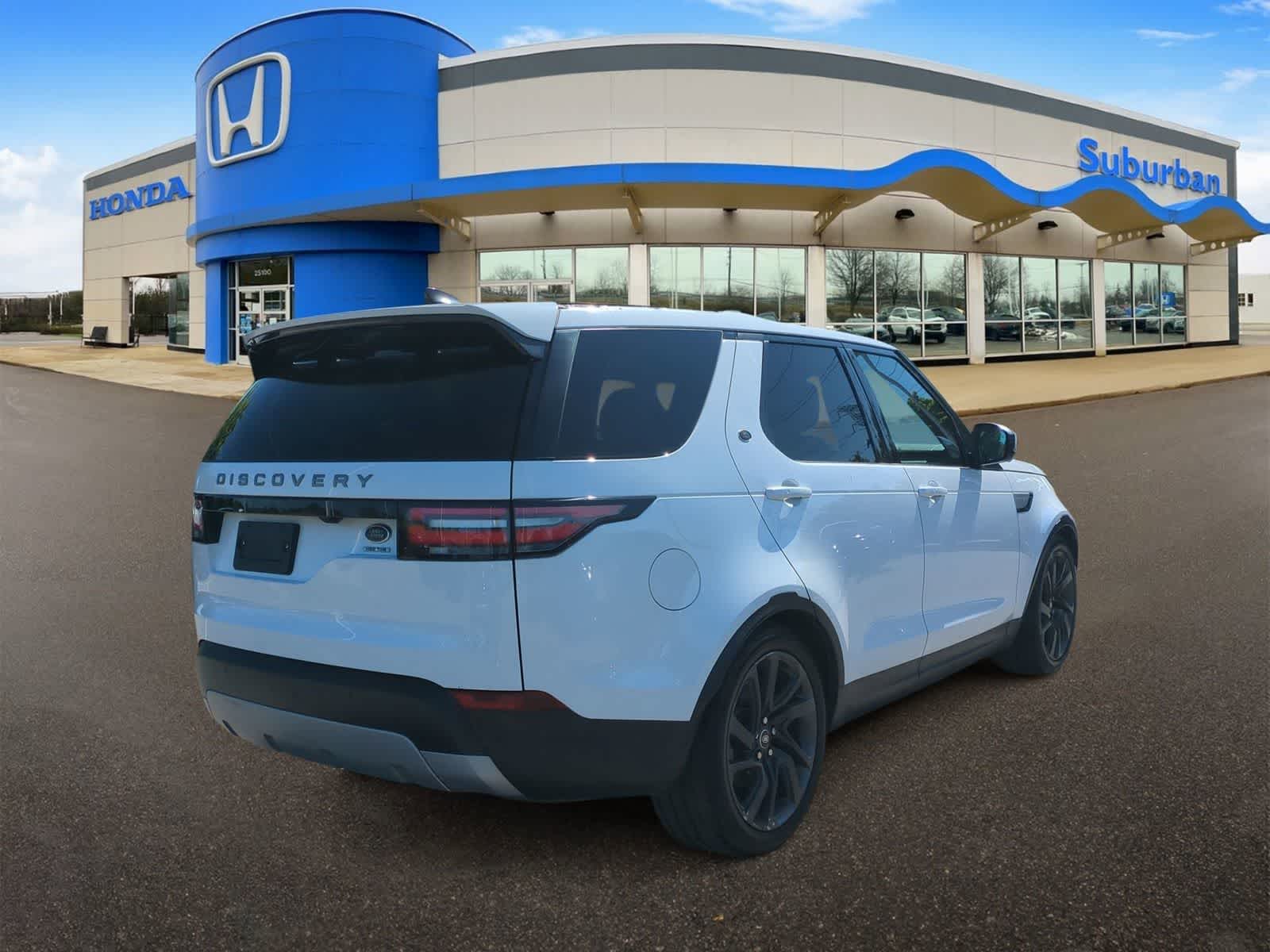 Thumbnail: 2018 Land Rover Discovery - 8