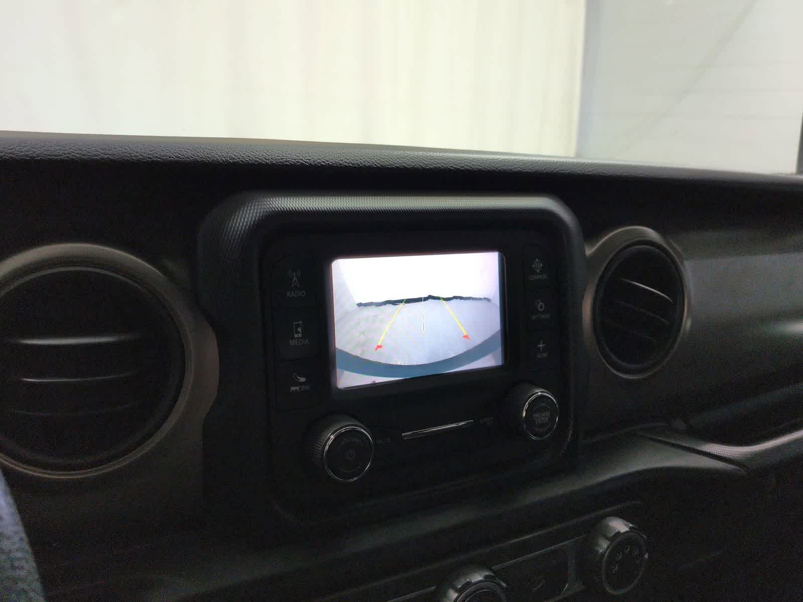 Thumbnail: 2020 Jeep Wrangler - 29