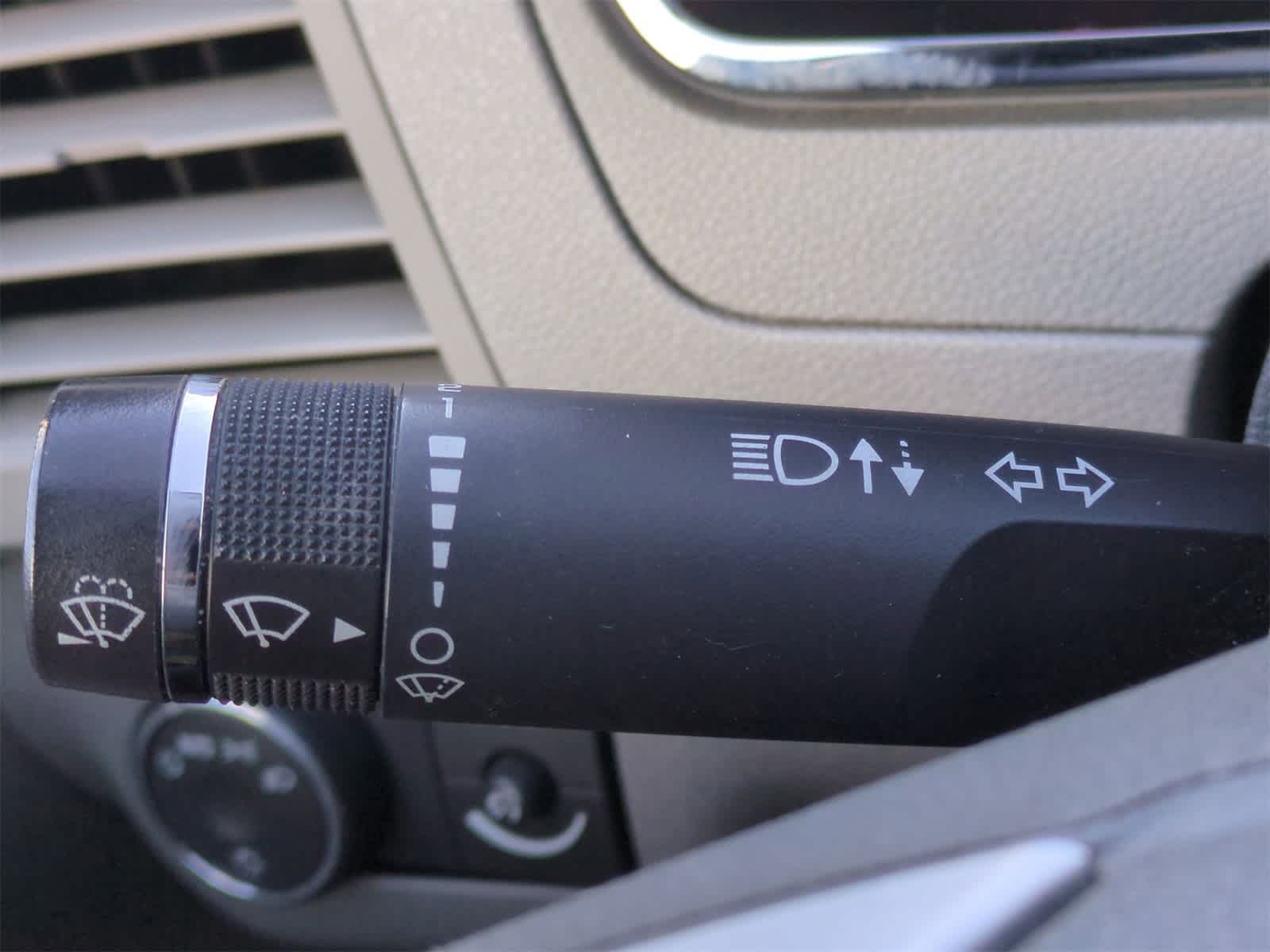 Thumbnail: 2010 Chevrolet Traverse - 28