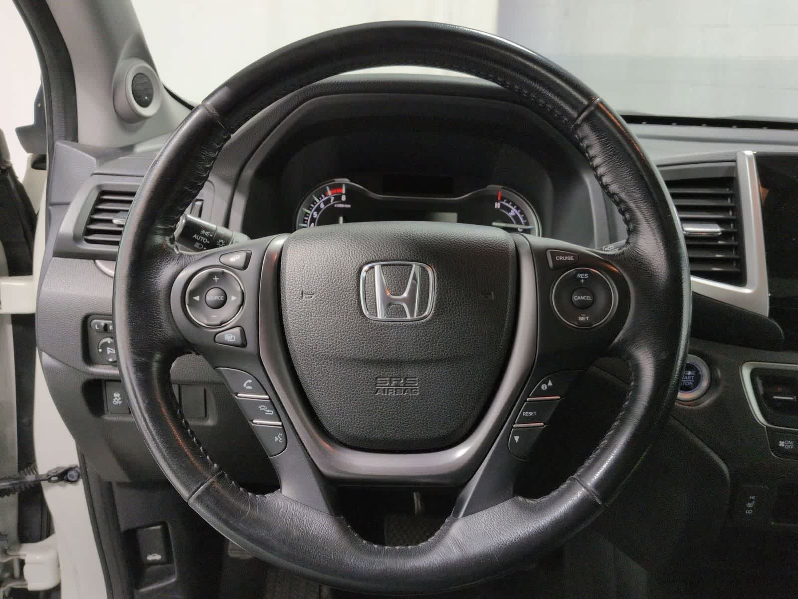 Thumbnail: 2017 Honda Pilot - 25