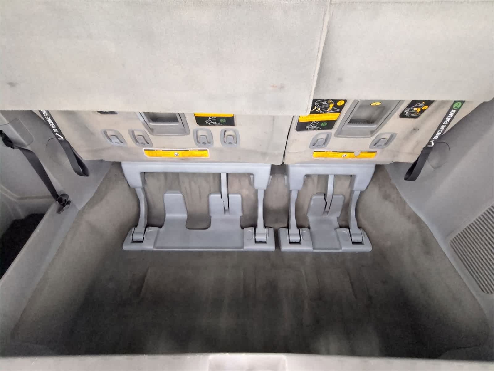 Thumbnail: 2013 Toyota Sienna - 35