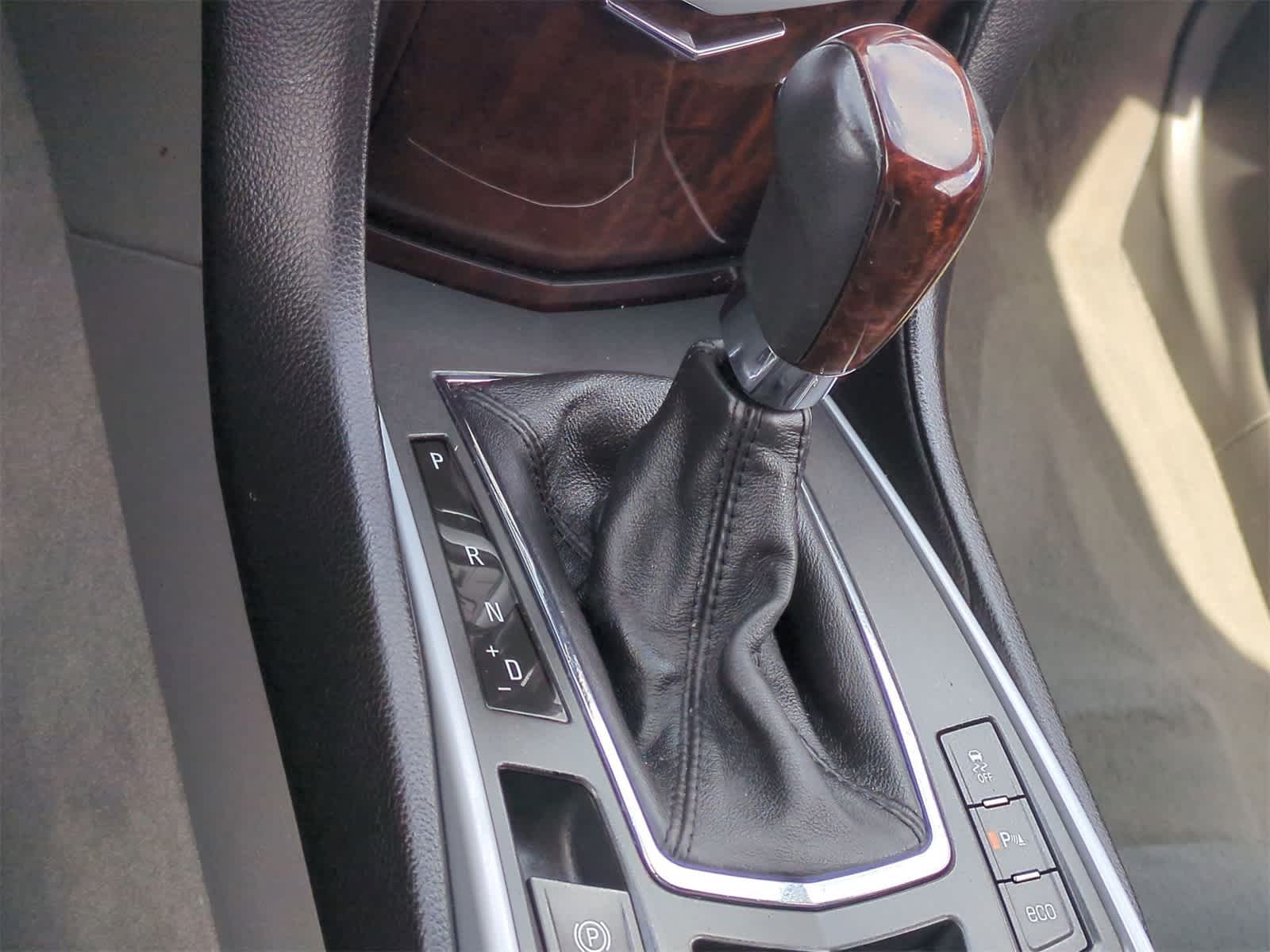 Thumbnail: 2010 Cadillac SRX - 32