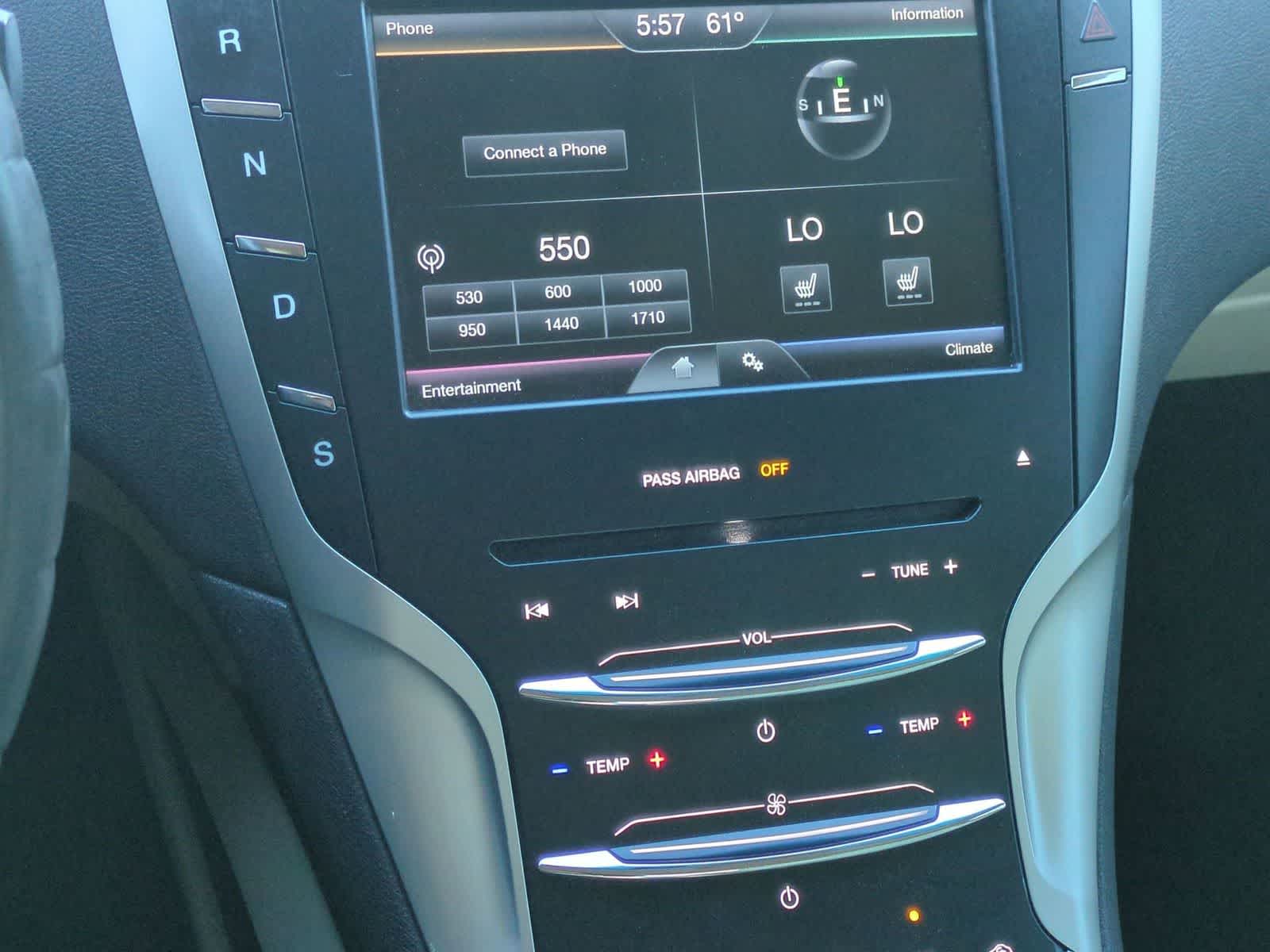 Thumbnail: 2015 Lincoln MKZ - 29