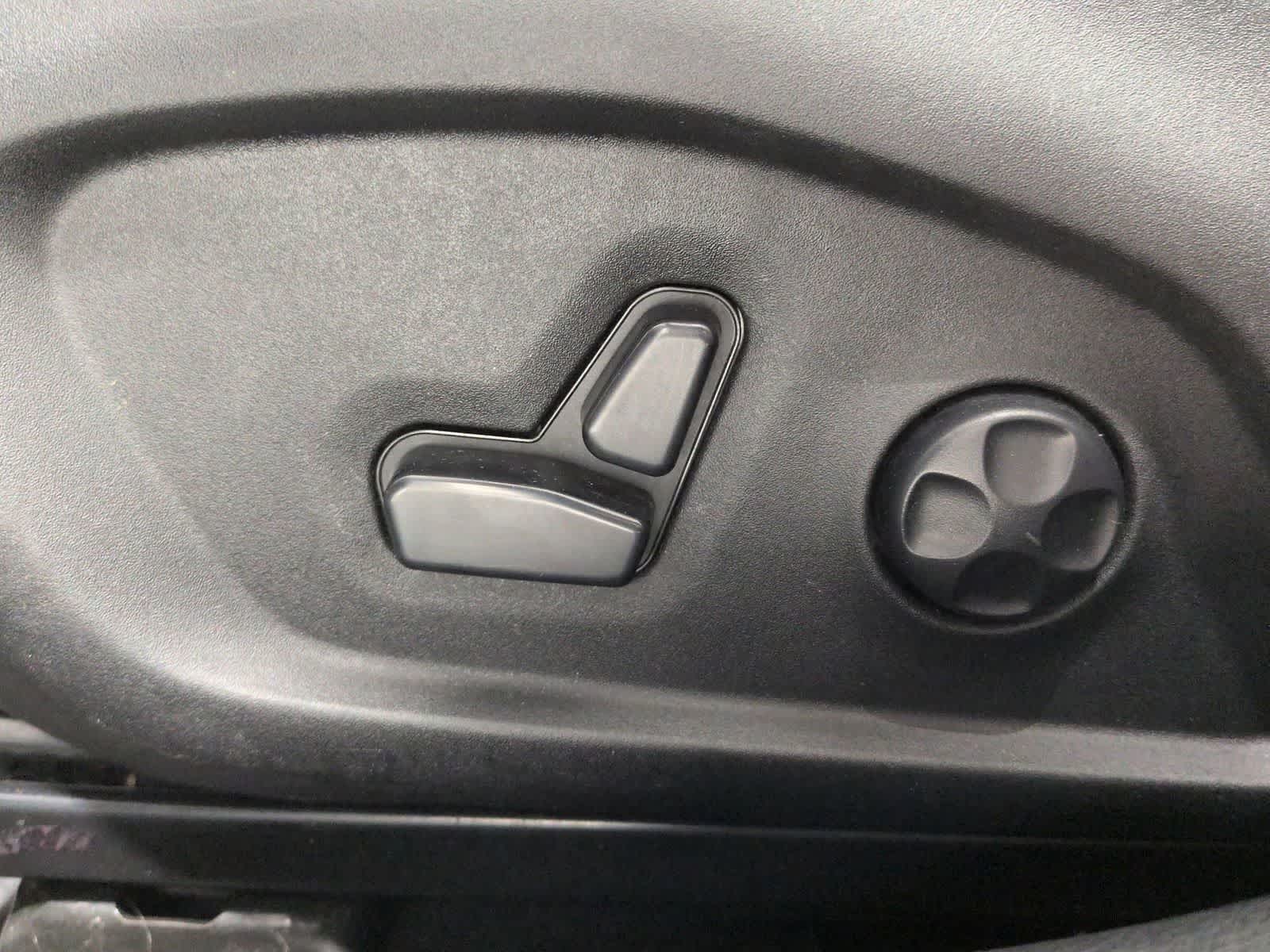 Thumbnail: 2020 Jeep Compass - 18