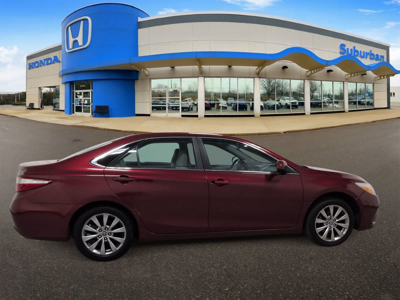 Thumbnail: 2015 Toyota Camry - 9
