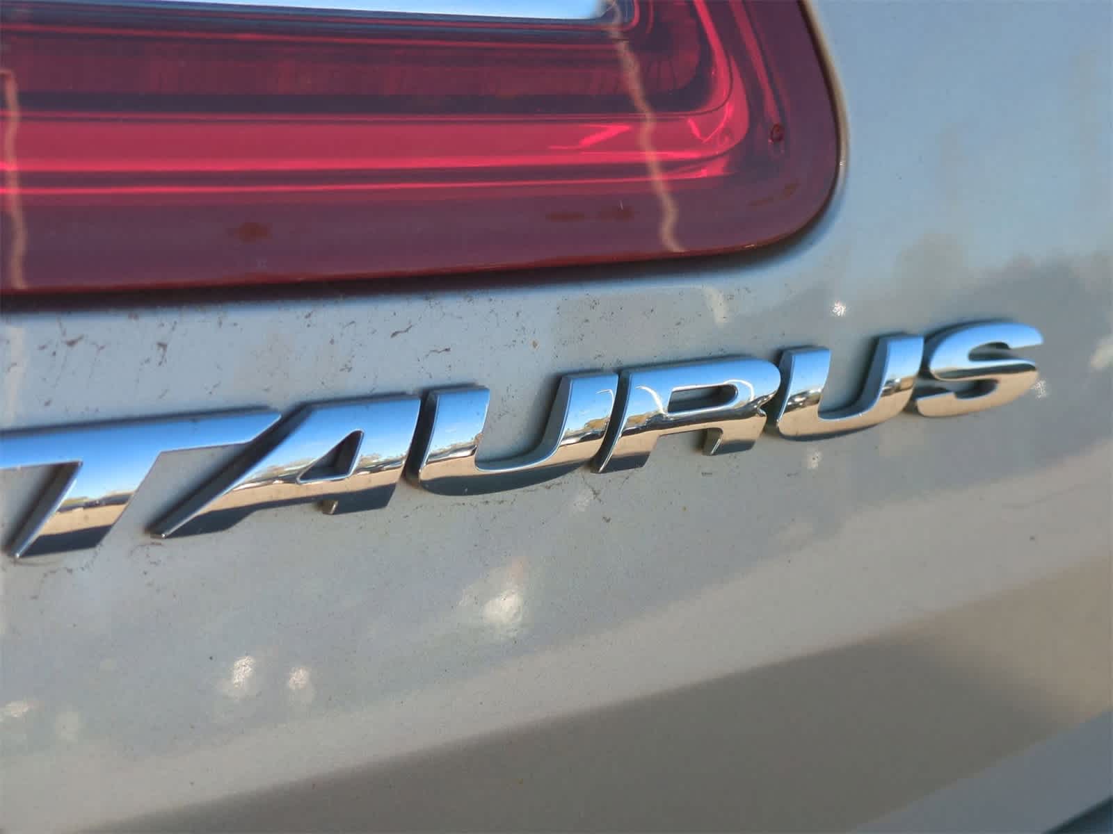 Thumbnail: 2018 Ford Taurus - 14