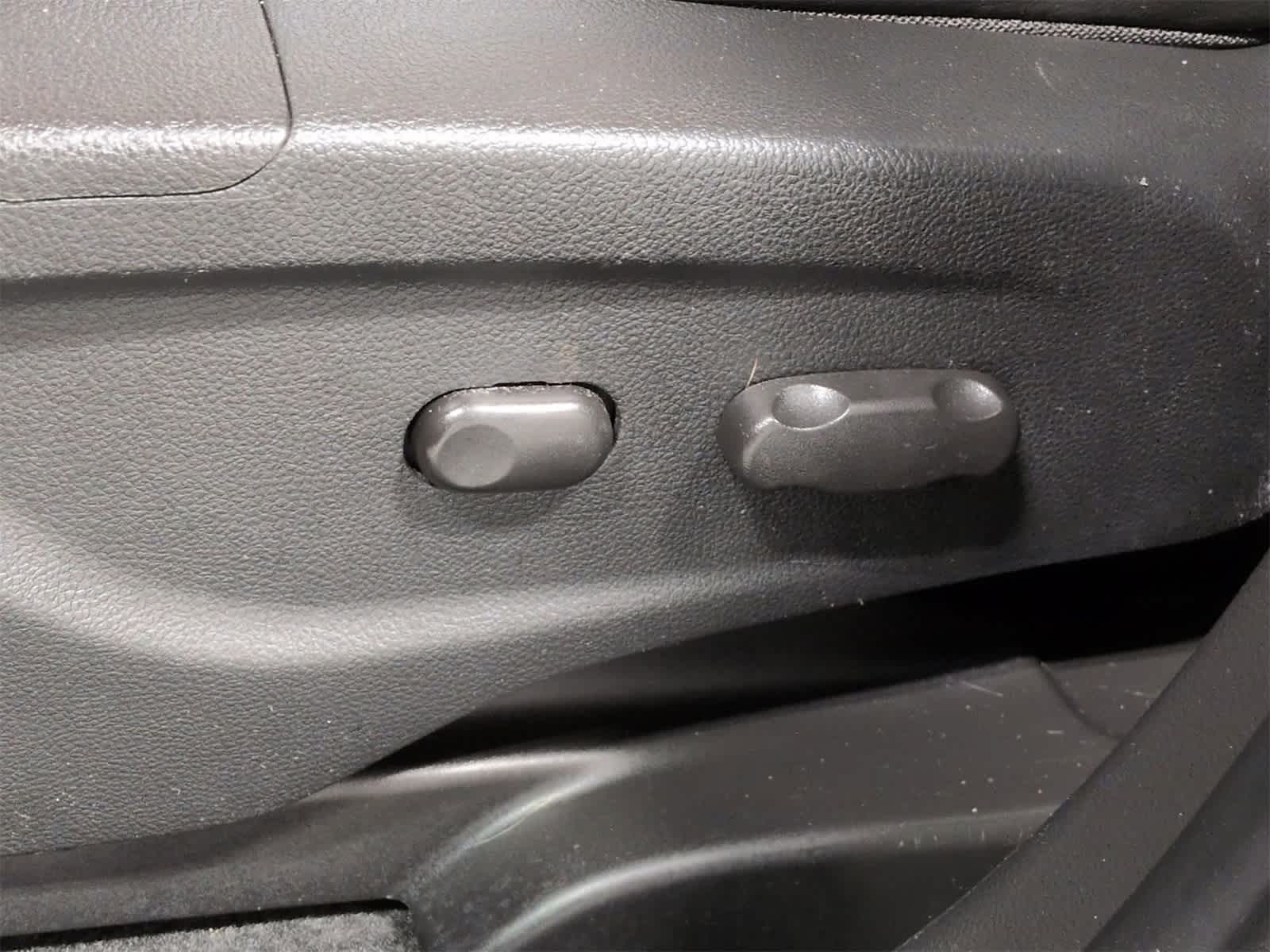 Thumbnail: 2016 Buick Encore - 18