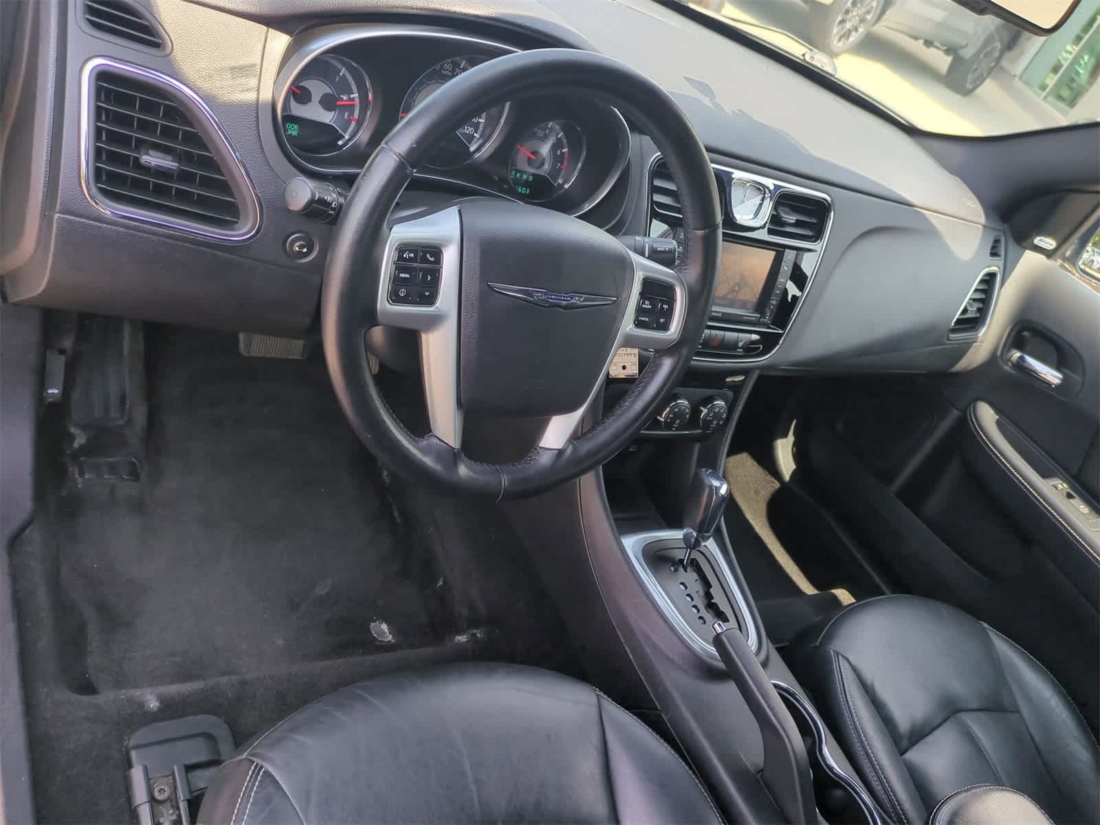 Thumbnail: 2011 Chrysler 200 - 10