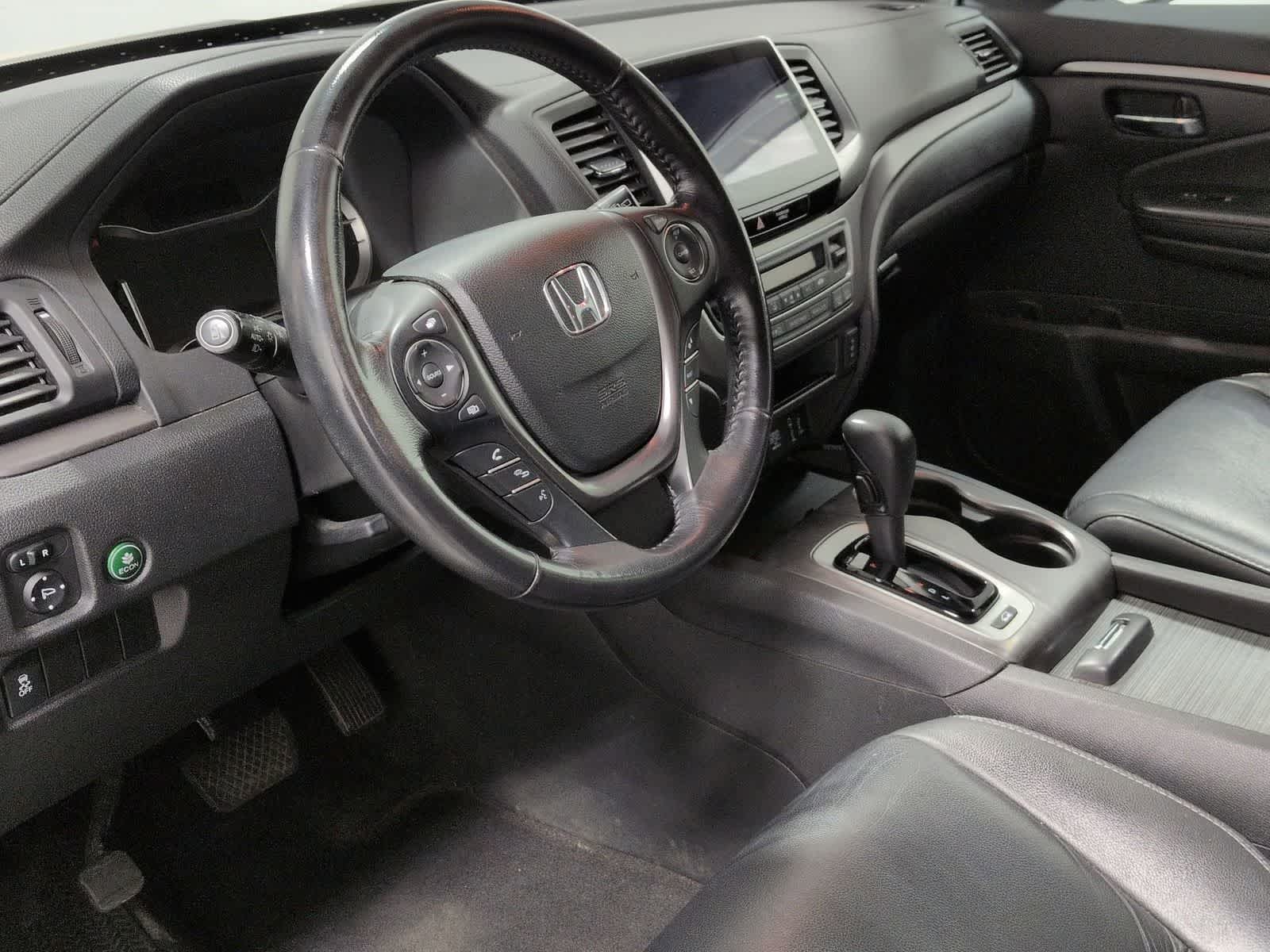 Thumbnail: 2017 Honda Pilot - 10