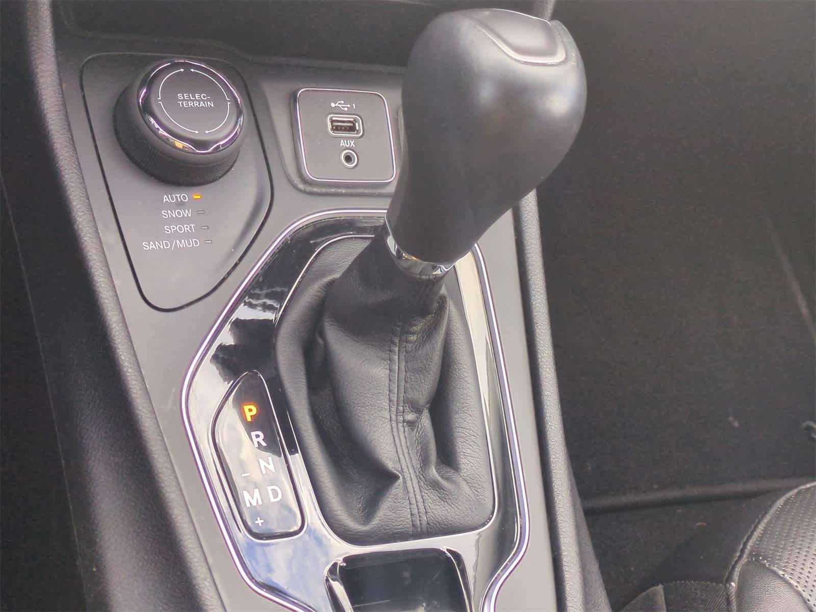 Thumbnail: 2020 Jeep Cherokee - 30