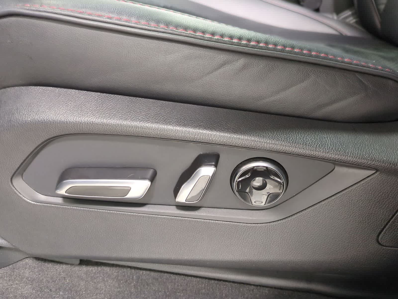 Thumbnail: 2023 Acura MDX - 17