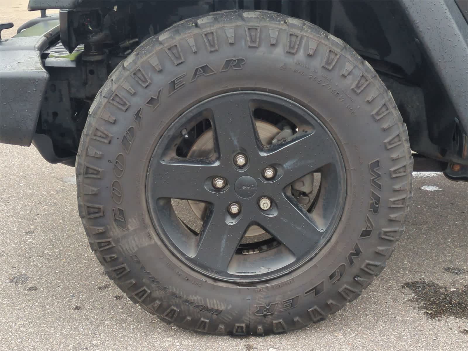 Thumbnail: 2016 Jeep Wrangler - 14