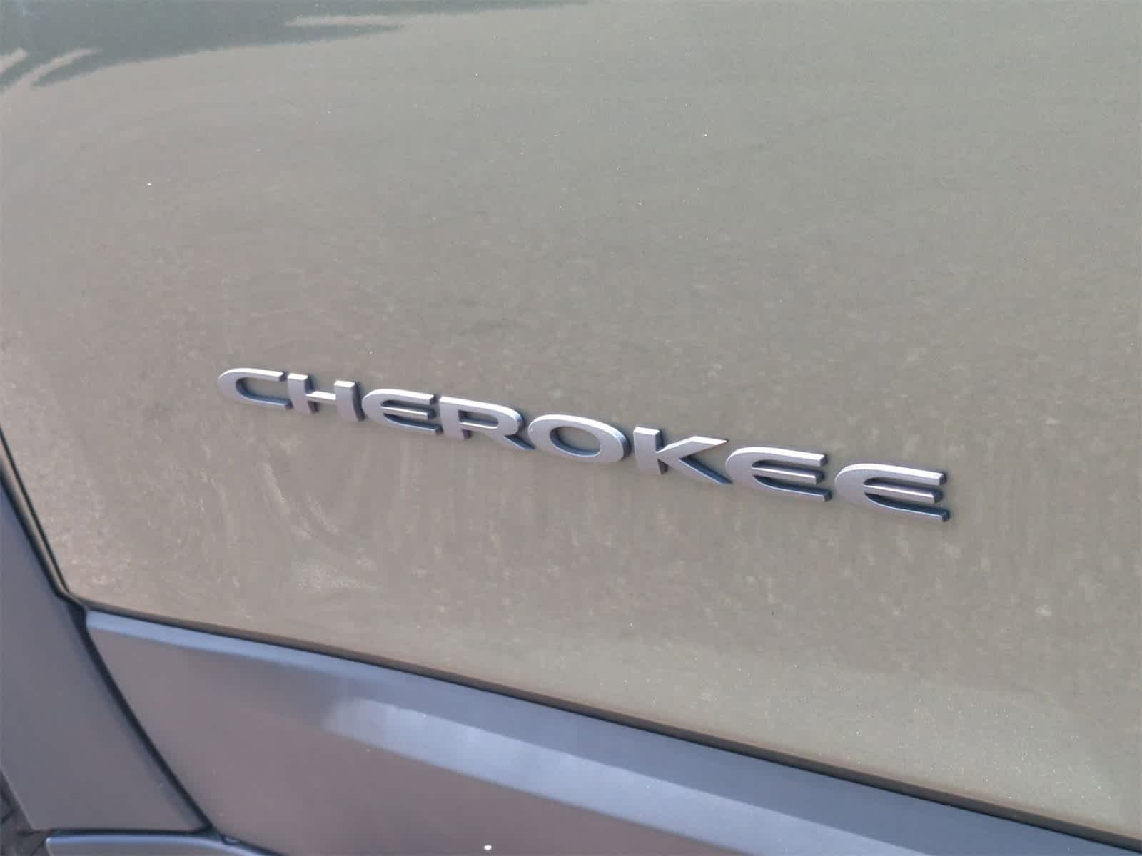 Thumbnail: 2019 Jeep Cherokee - 13