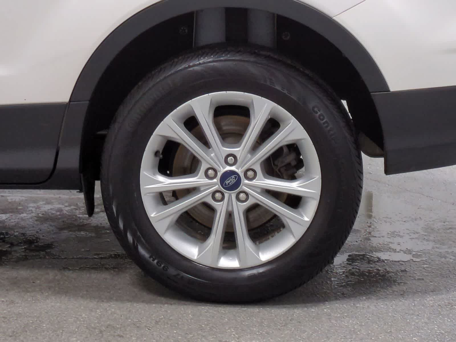 Thumbnail: 2019 Ford Escape - 14