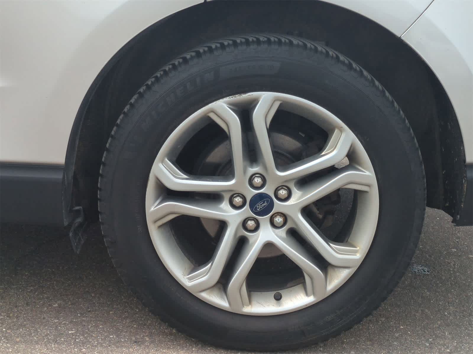 2016 Ford Edge Titanium 14