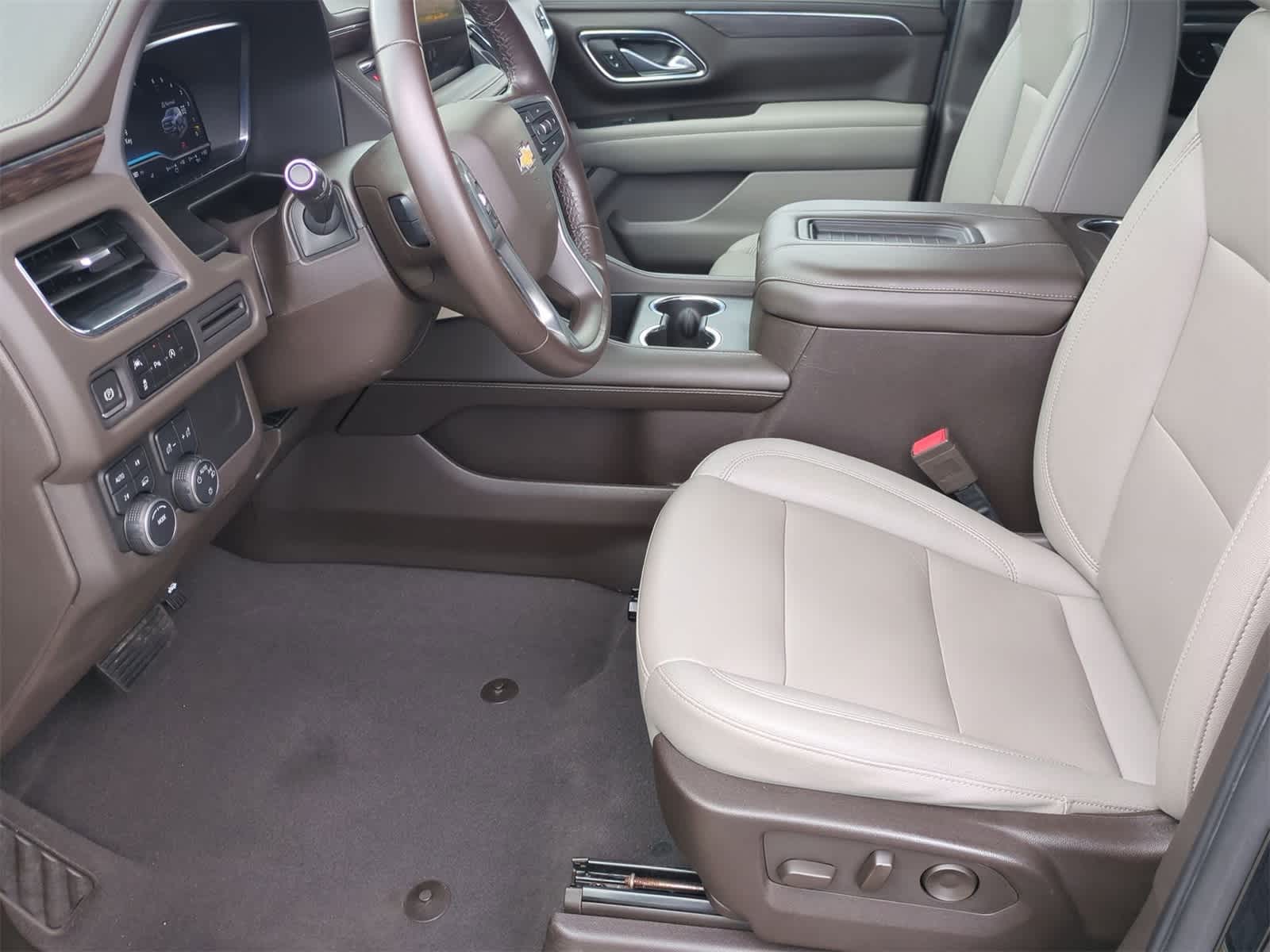 Thumbnail: 2023 Chevrolet Tahoe - 16