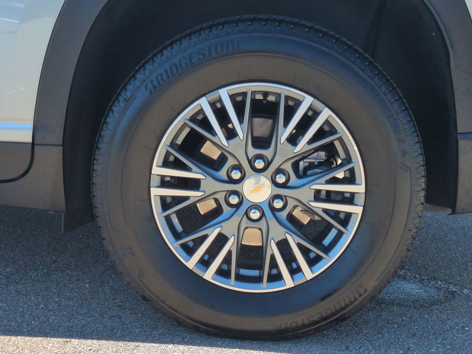 Thumbnail: 2025 Chevrolet Traverse - 14