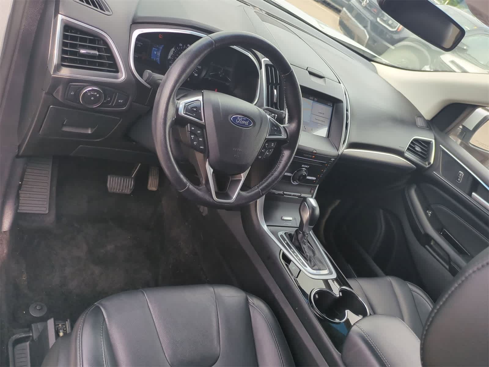 2016 Ford Edge Titanium 10