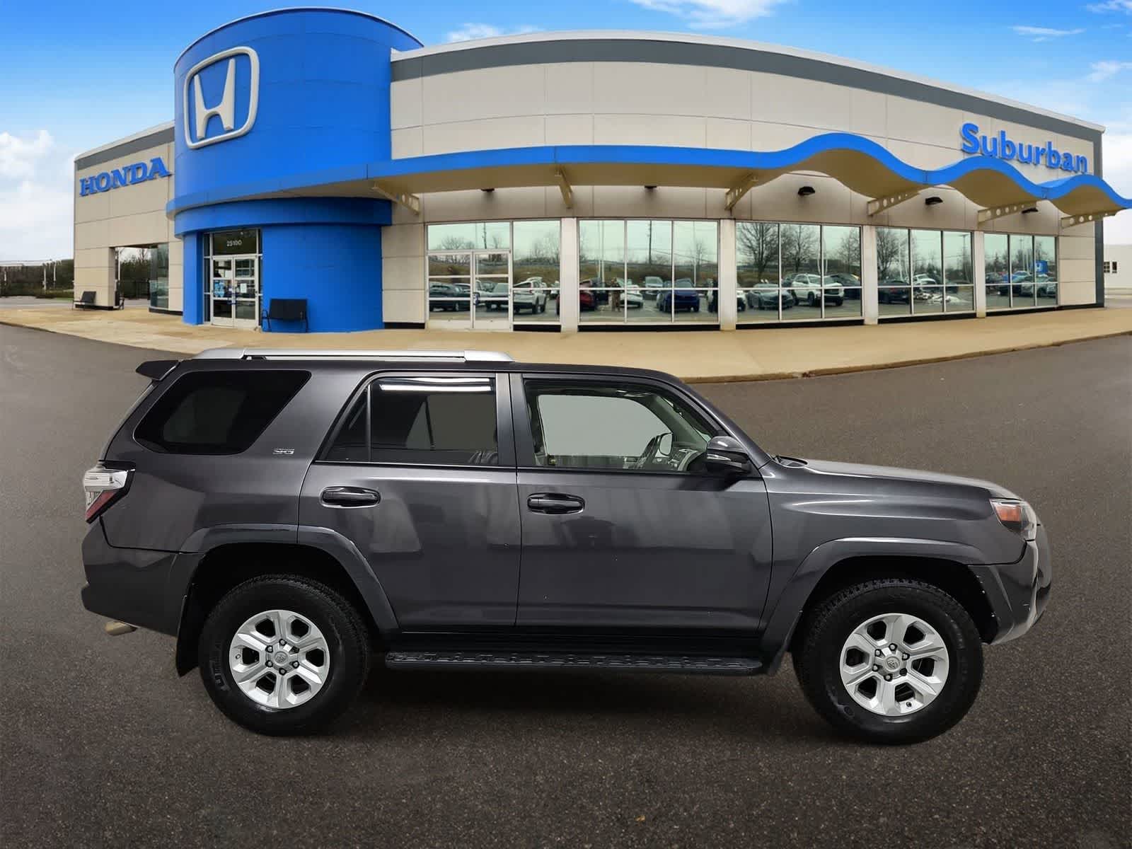 Thumbnail: 2017 Toyota 4Runner - 9