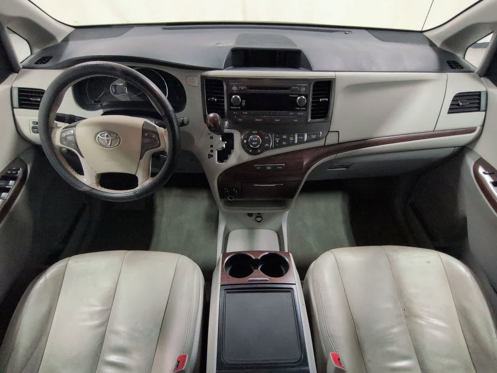 Thumbnail: 2013 Toyota Sienna - 16