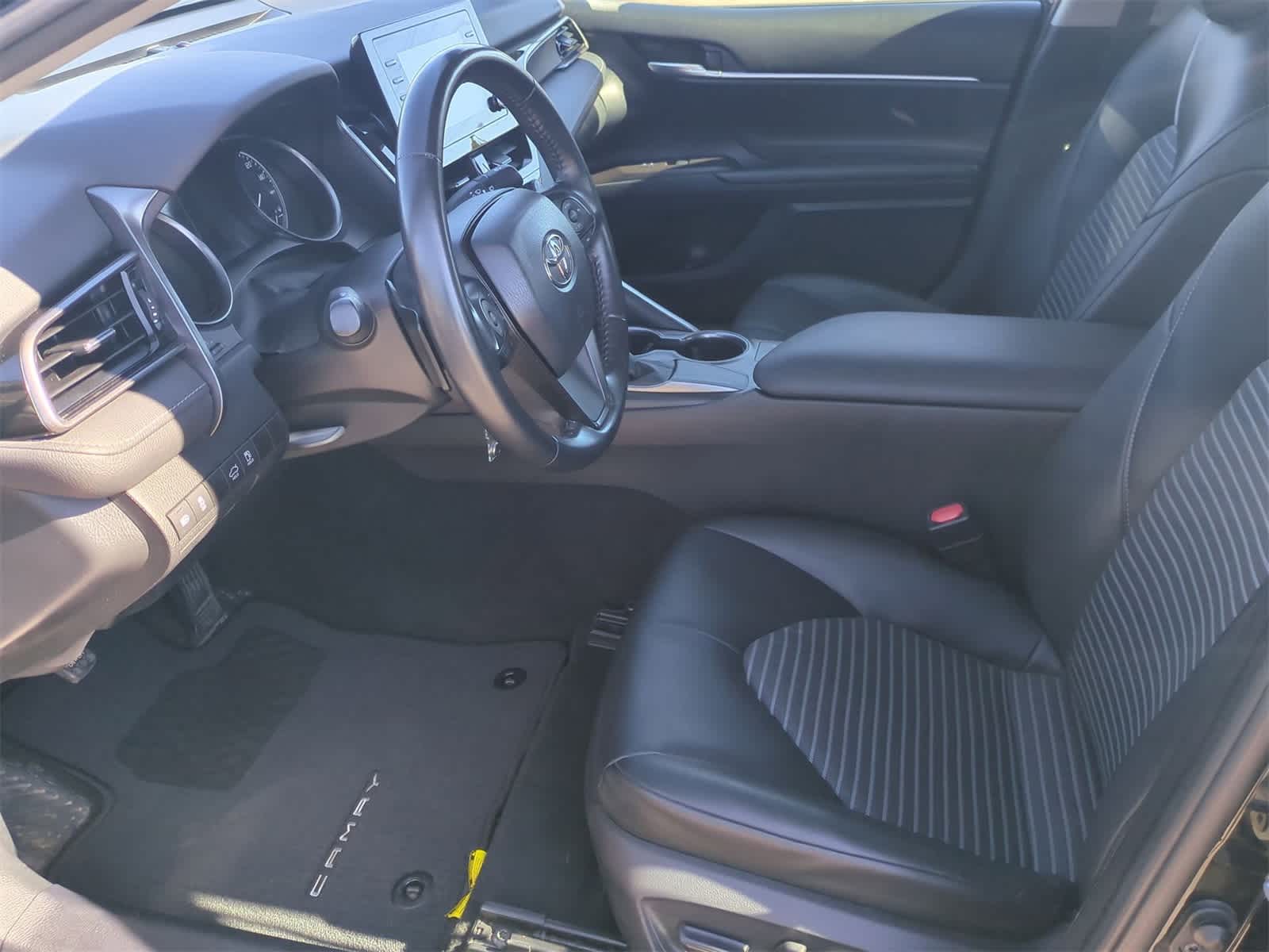 Thumbnail: 2021 Toyota Camry - 16