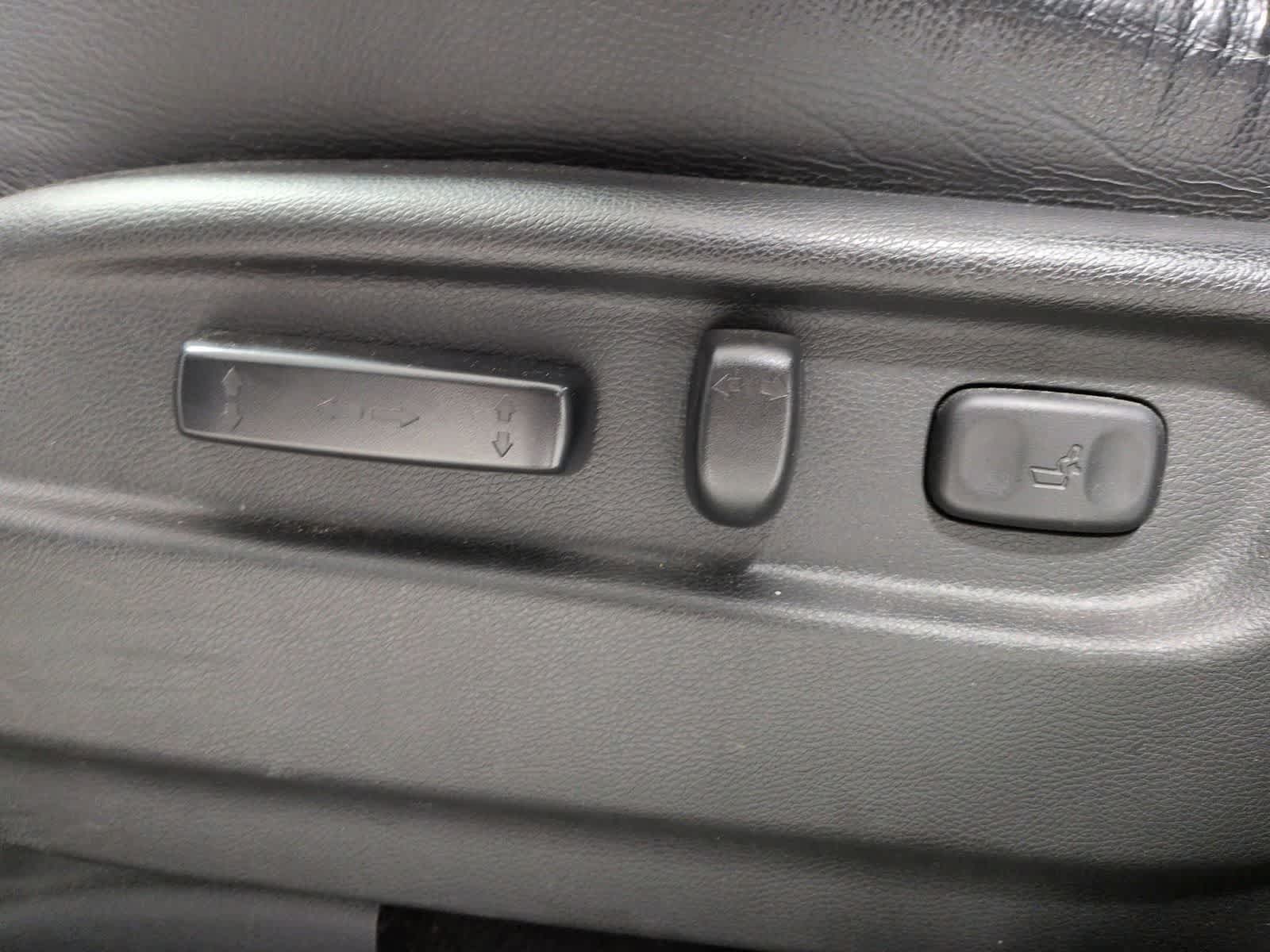 Thumbnail: 2017 Honda Pilot - 18