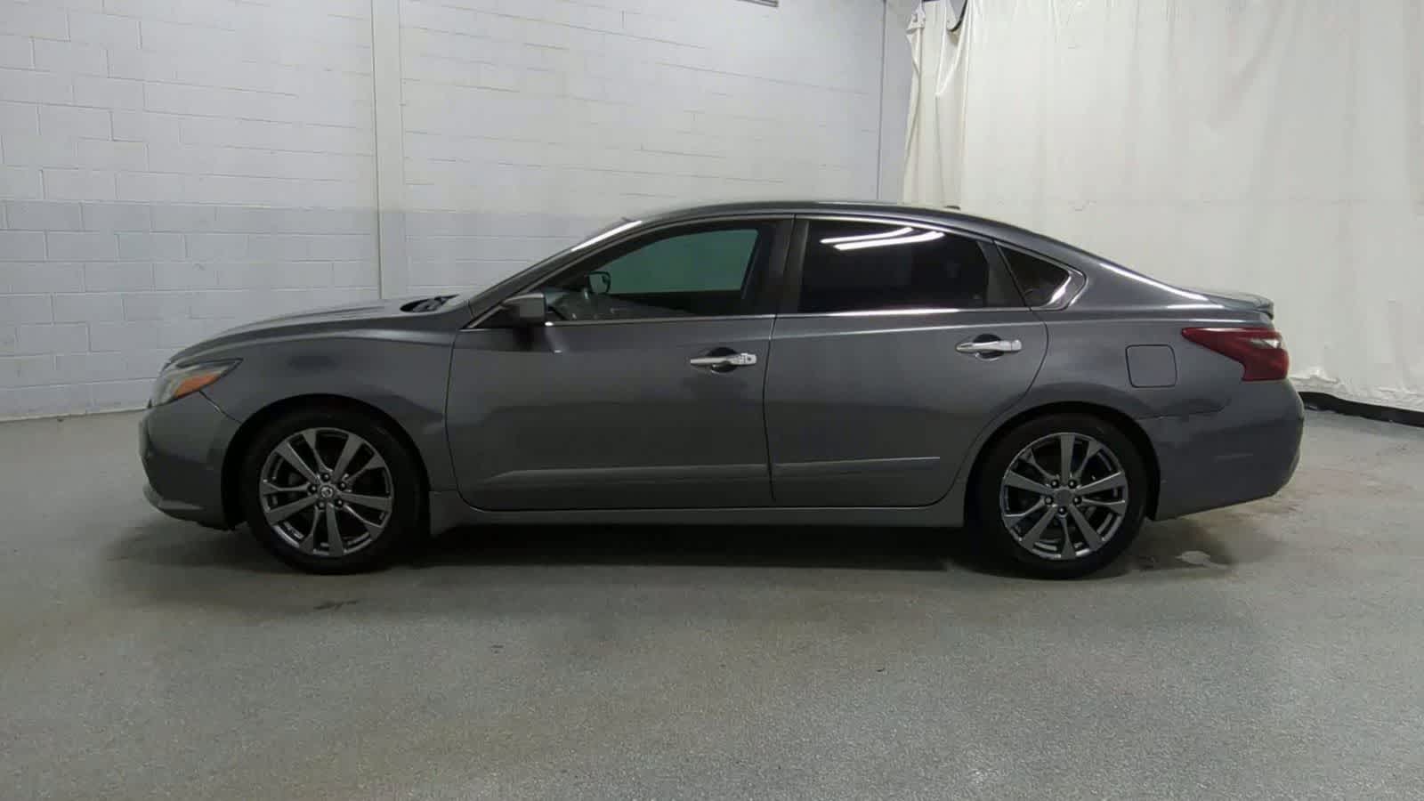 Thumbnail: 2018 Nissan Altima - 5