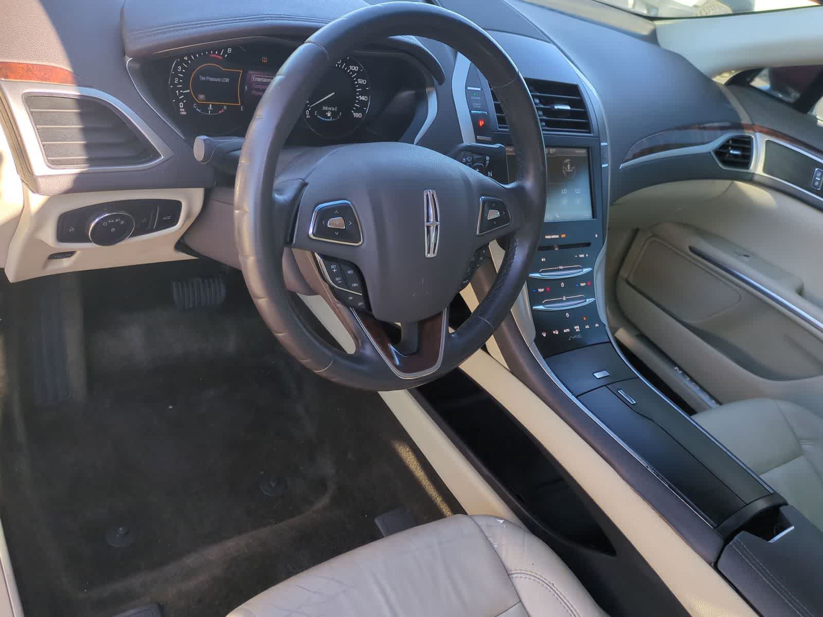 Thumbnail: 2015 Lincoln MKZ - 10