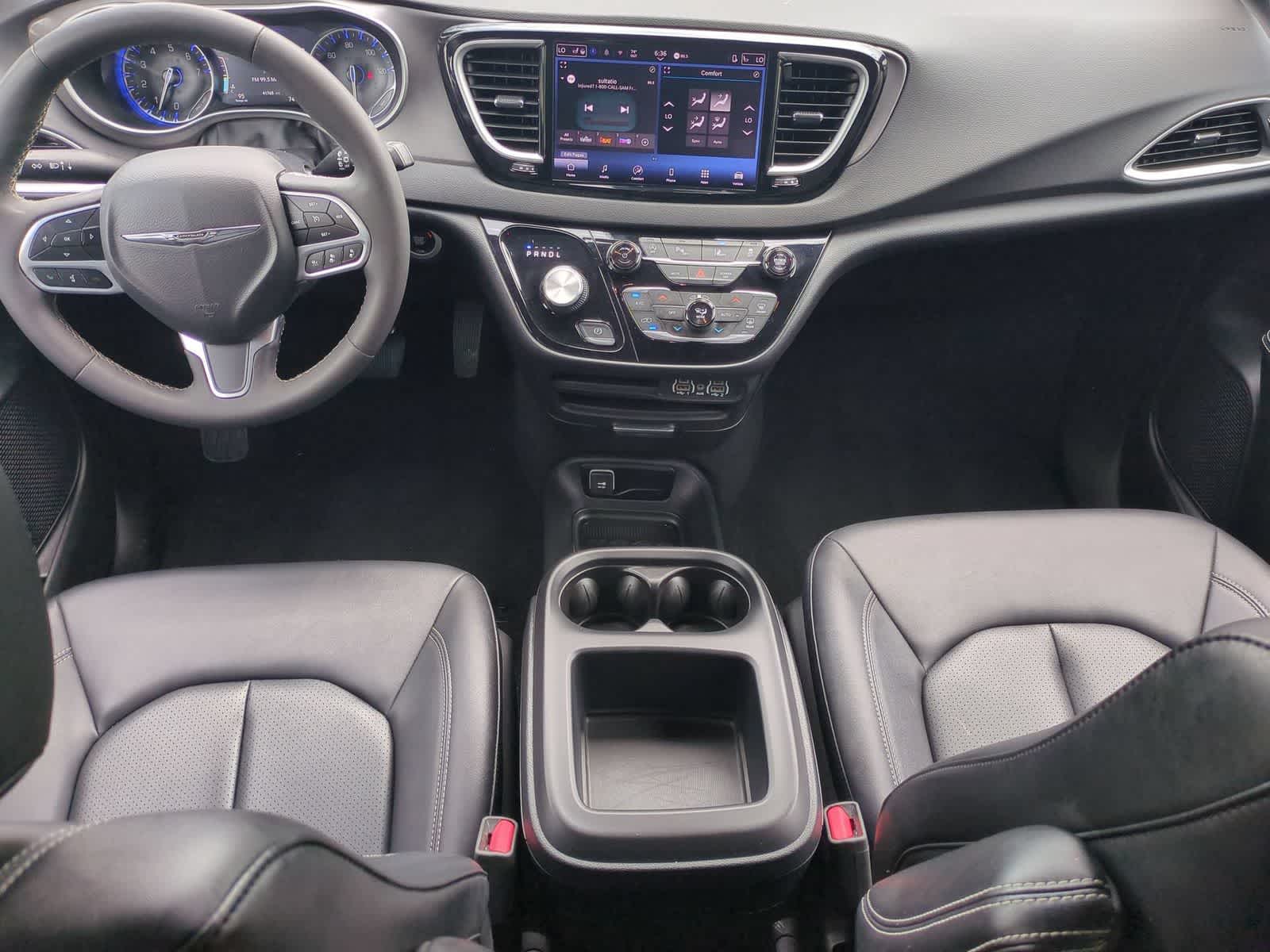 Thumbnail: 2025 Chrysler Pacifica - 15