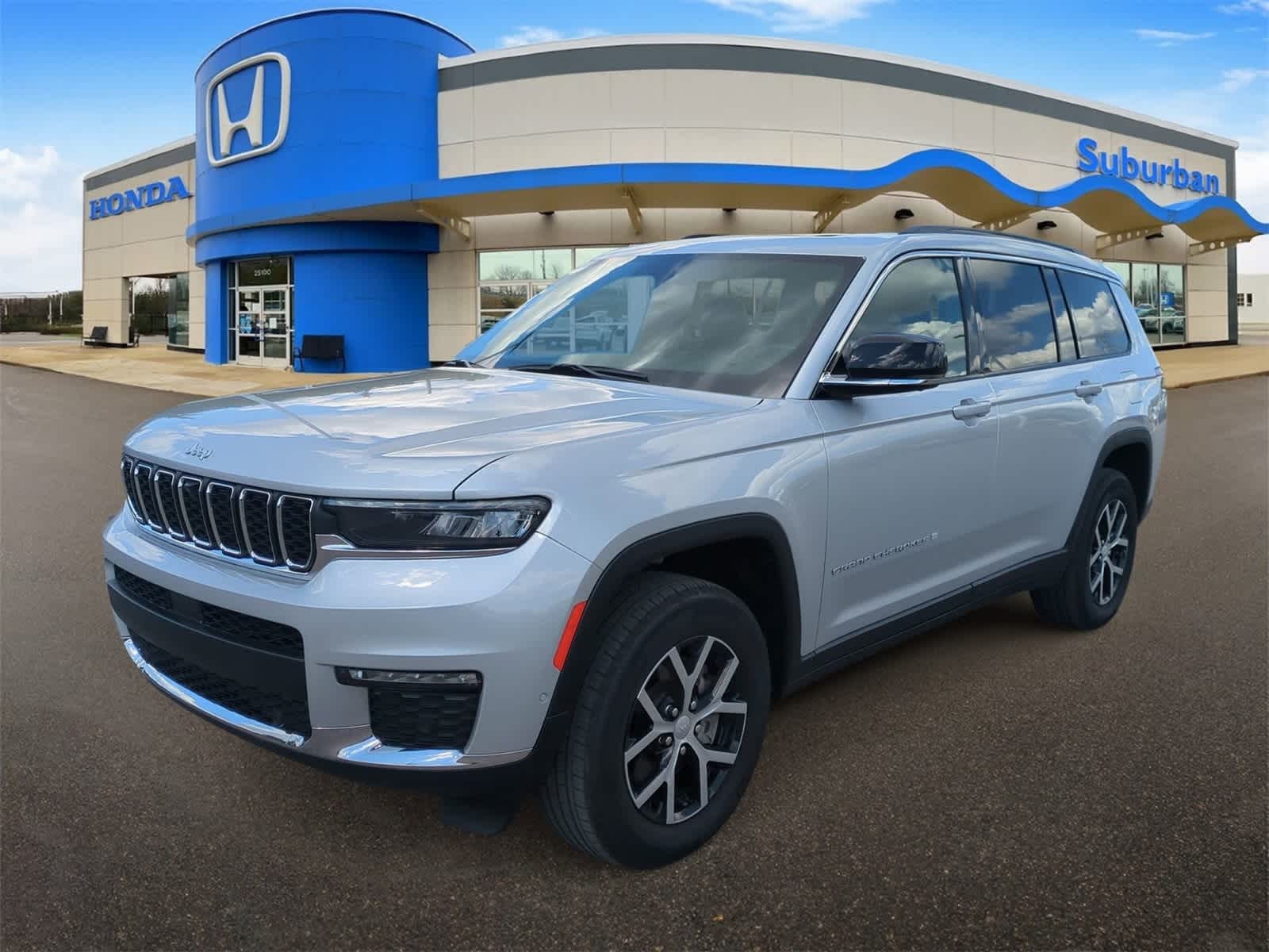 Thumbnail: 2024 Jeep Grand Cherokee L - 4