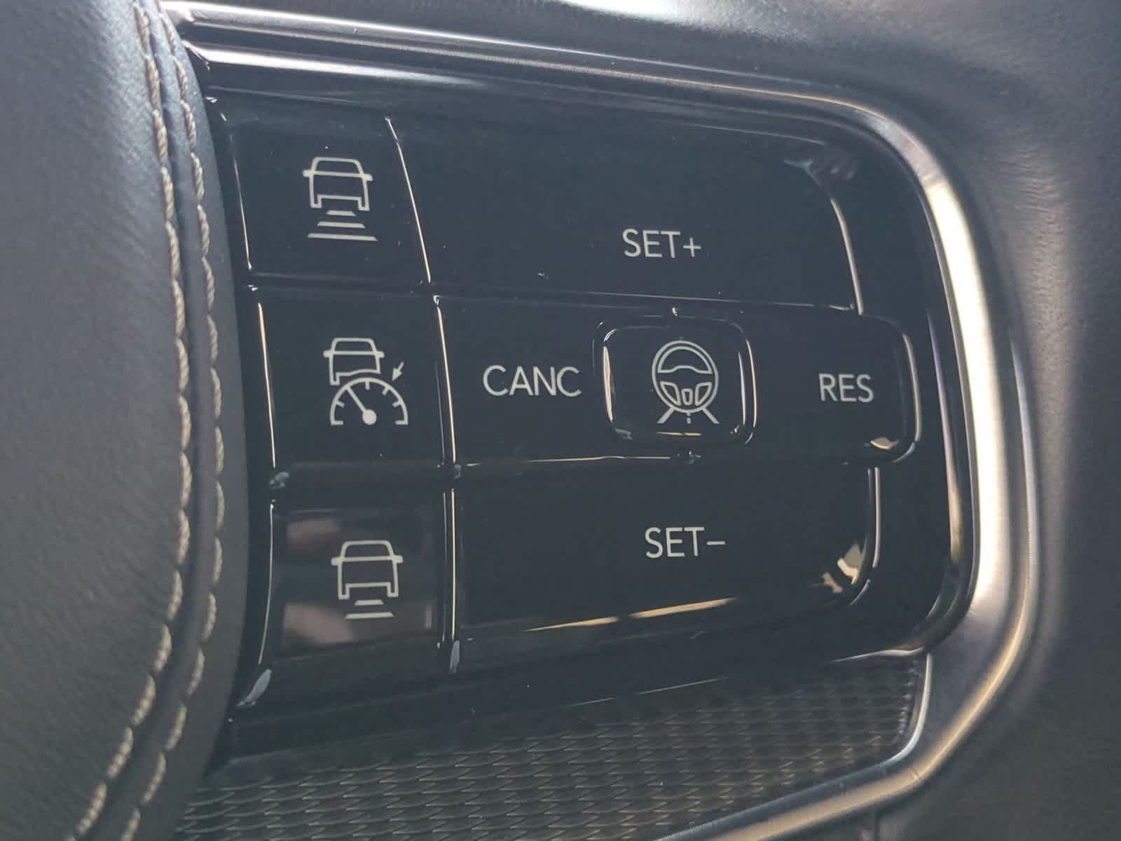 2022 Jeep Grand Wagoneer Obsidian - Photo 32