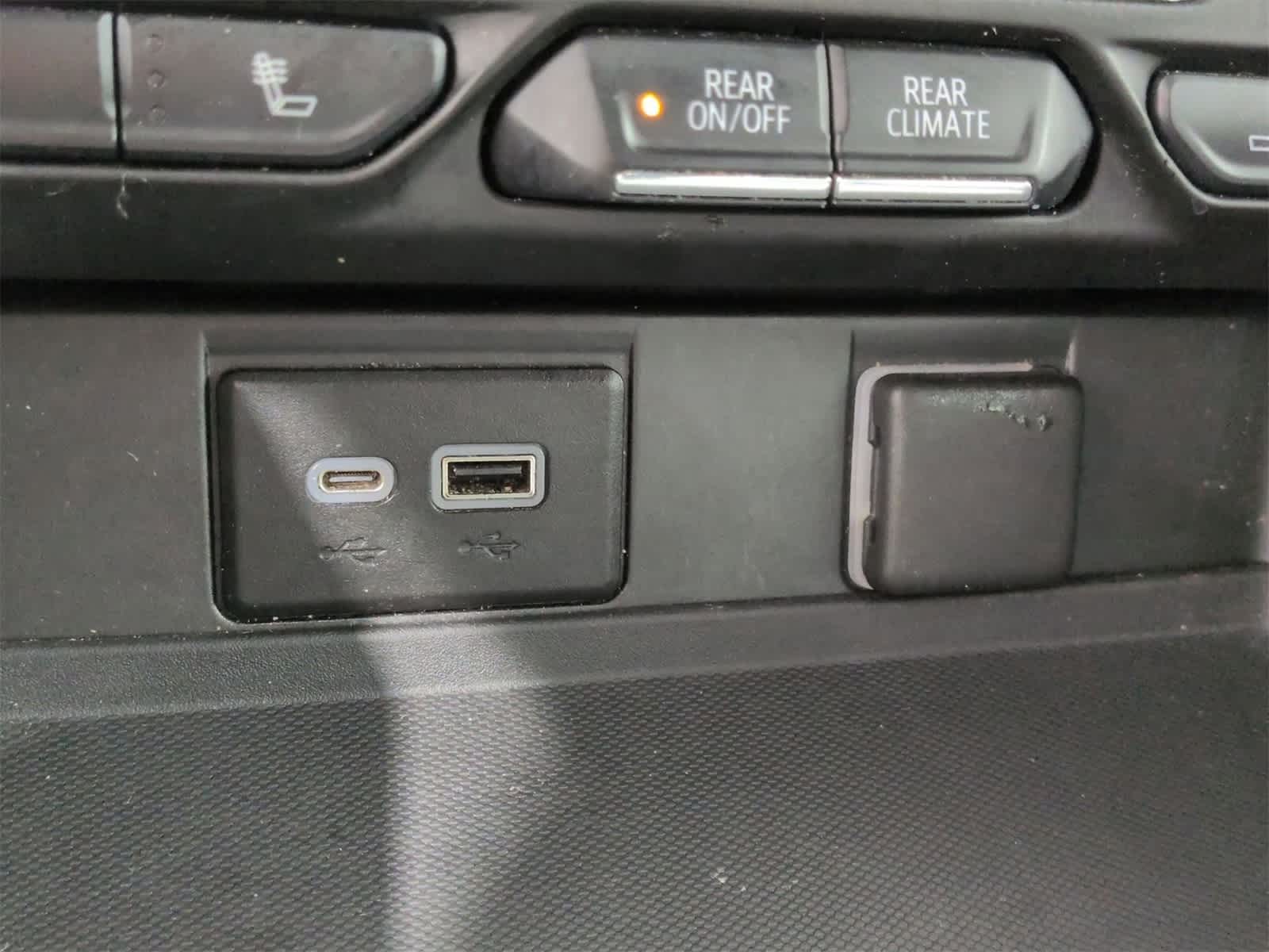 Thumbnail: 2022 Chevrolet Tahoe - 33