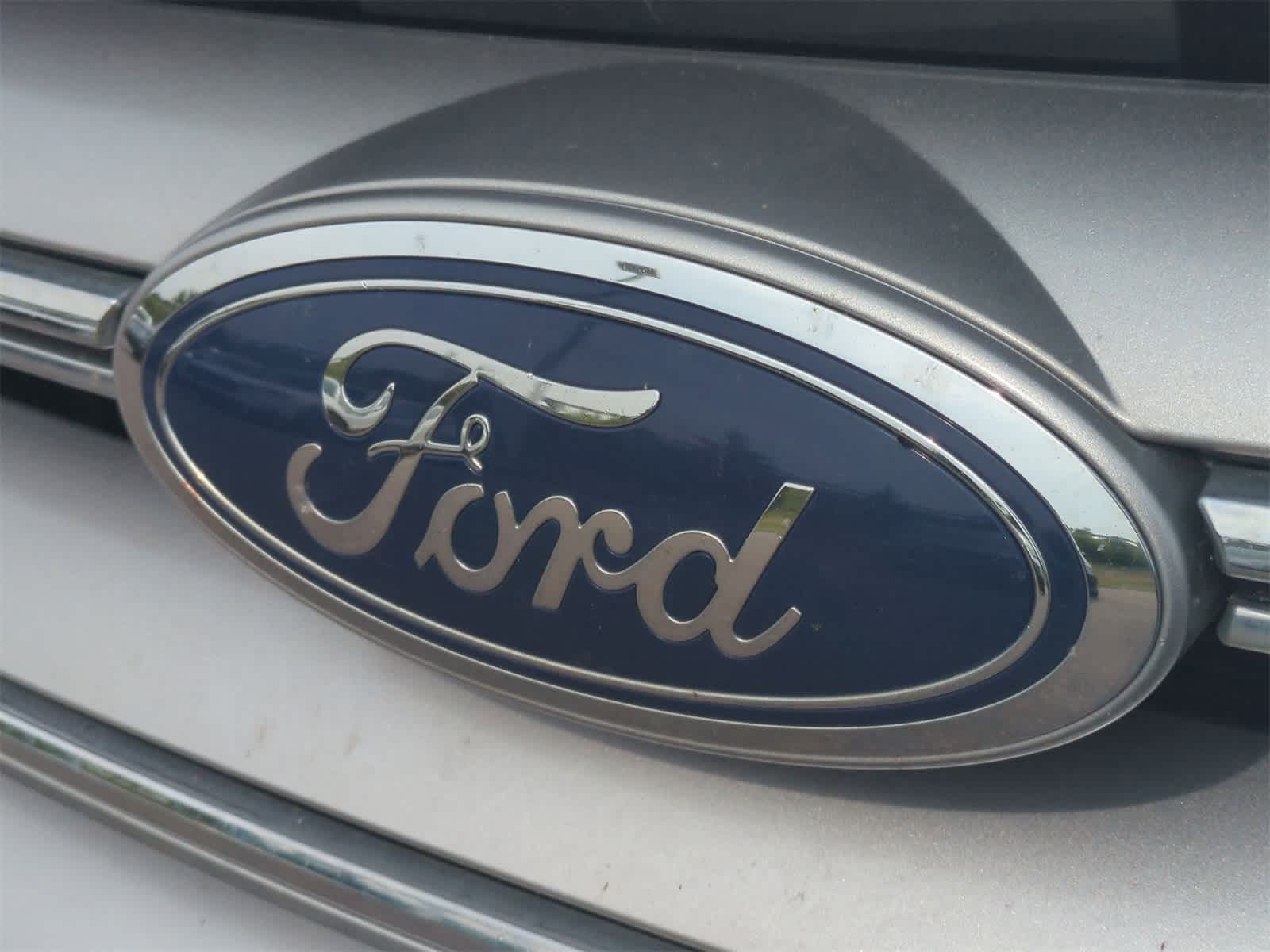 2016 Ford Edge Titanium 12