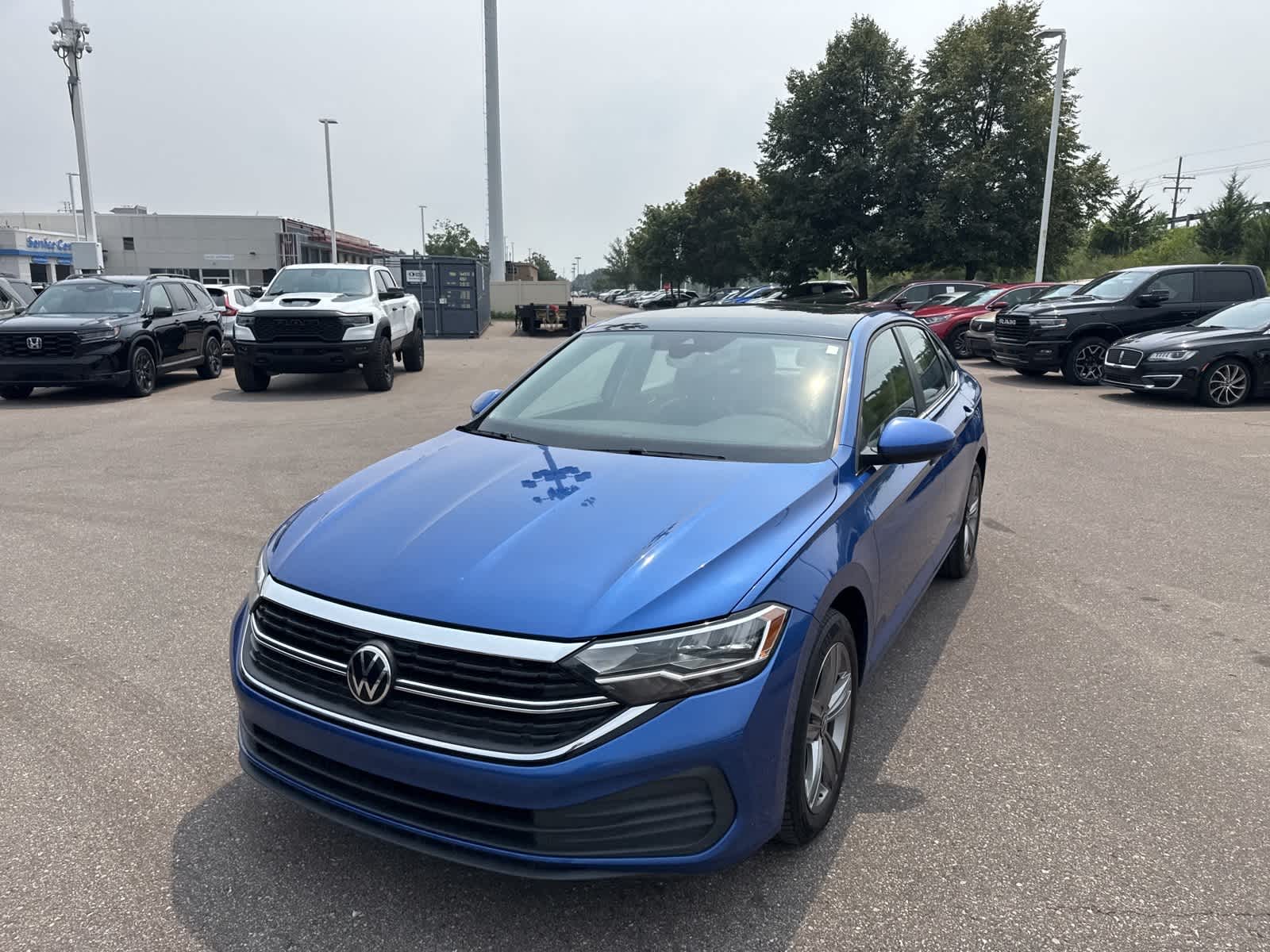 Thumbnail: 2023 Volkswagen Jetta - 3